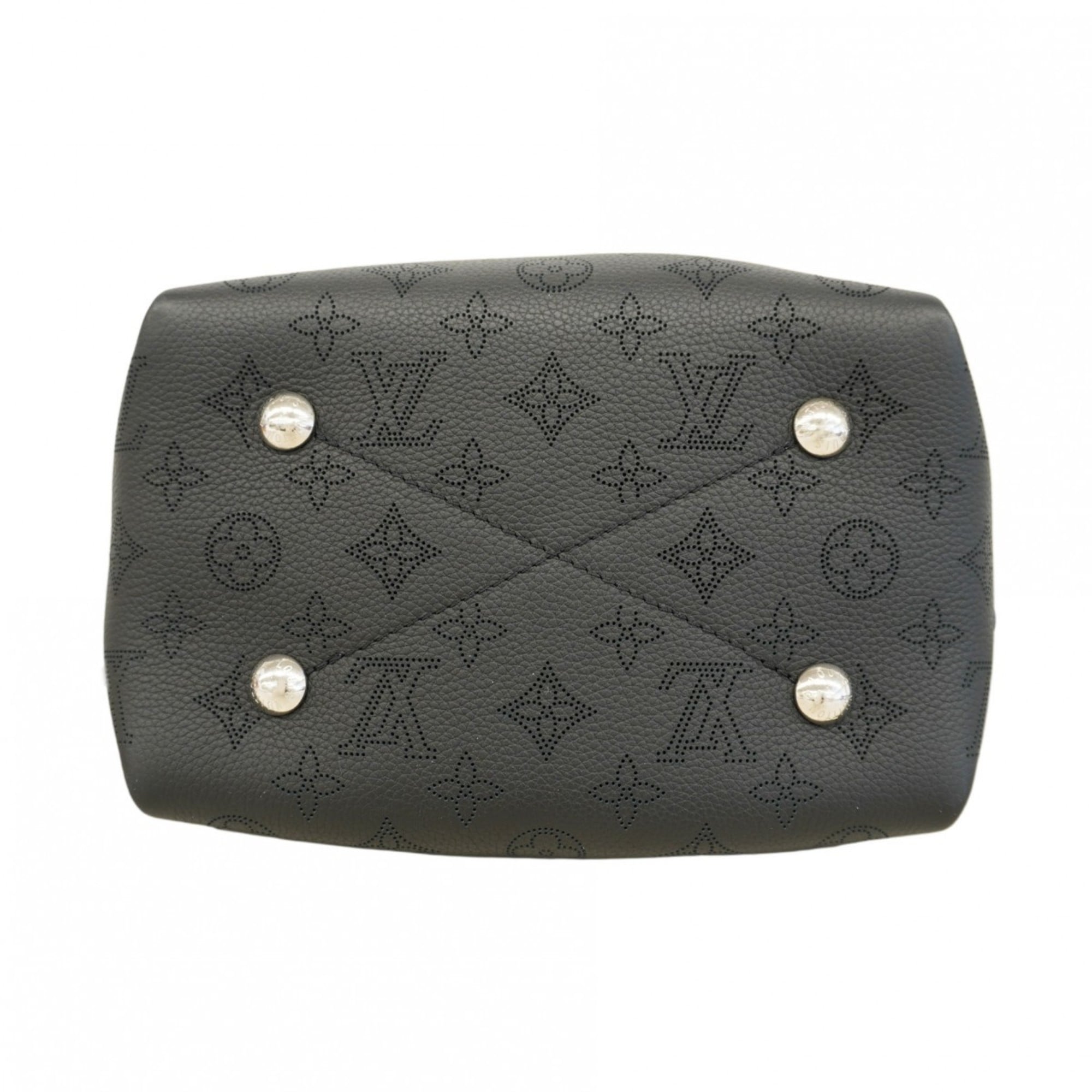 Louis Vuitton Noir Handbag (Pre-Owned)