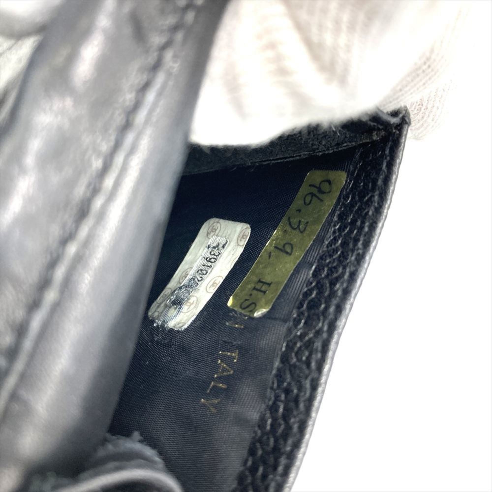 Chanel Black Grained Calfskin Shoulder Bag (Pre-Owned)