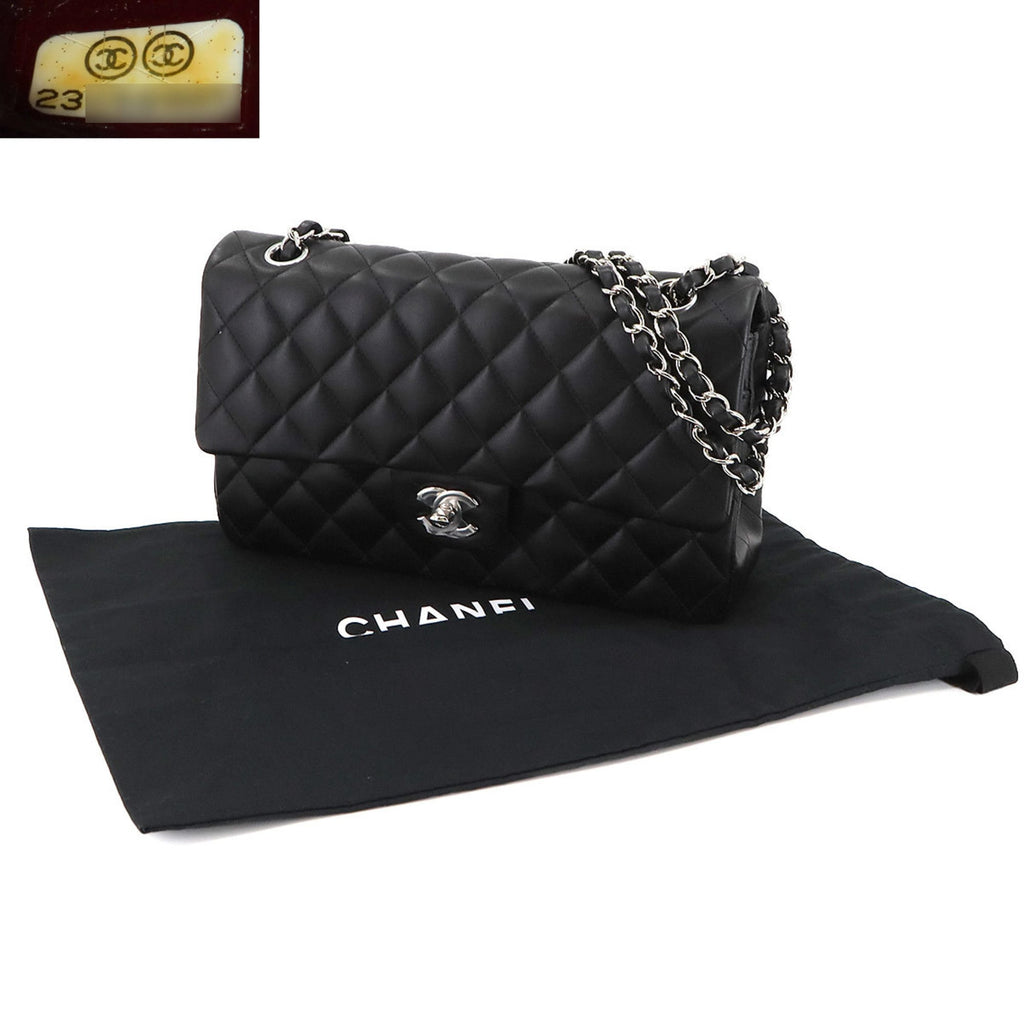 Chanel Black Leather Shoulder Bag (Pre-Owned)