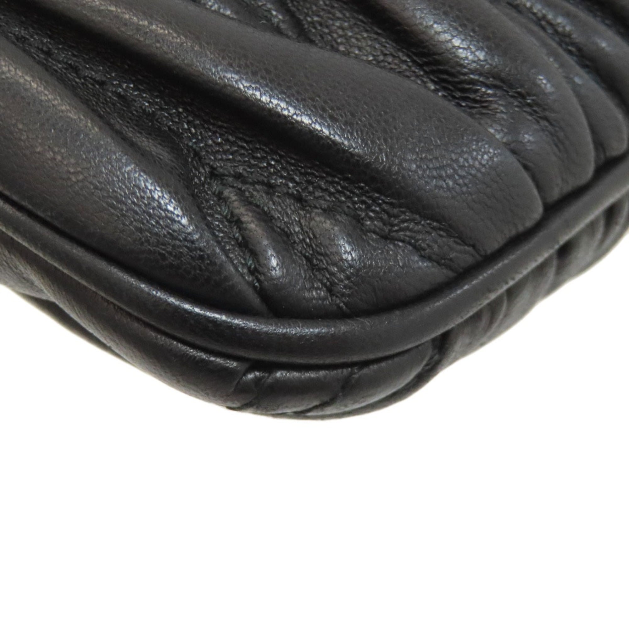 Miu Miu Black Leather Shoulder Bag (Pre-Owned)