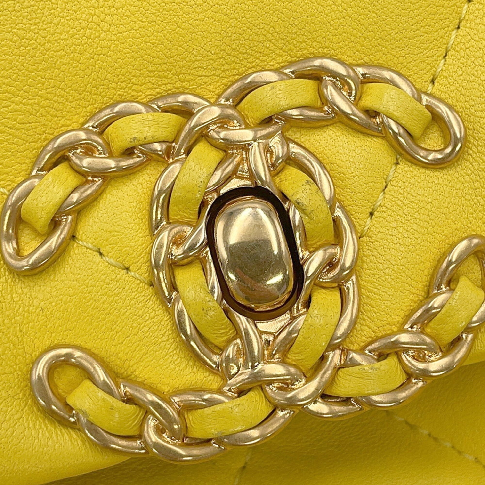 Chanel Matelasse Yellow Leather Shoulder Bag (Pre-Owned)