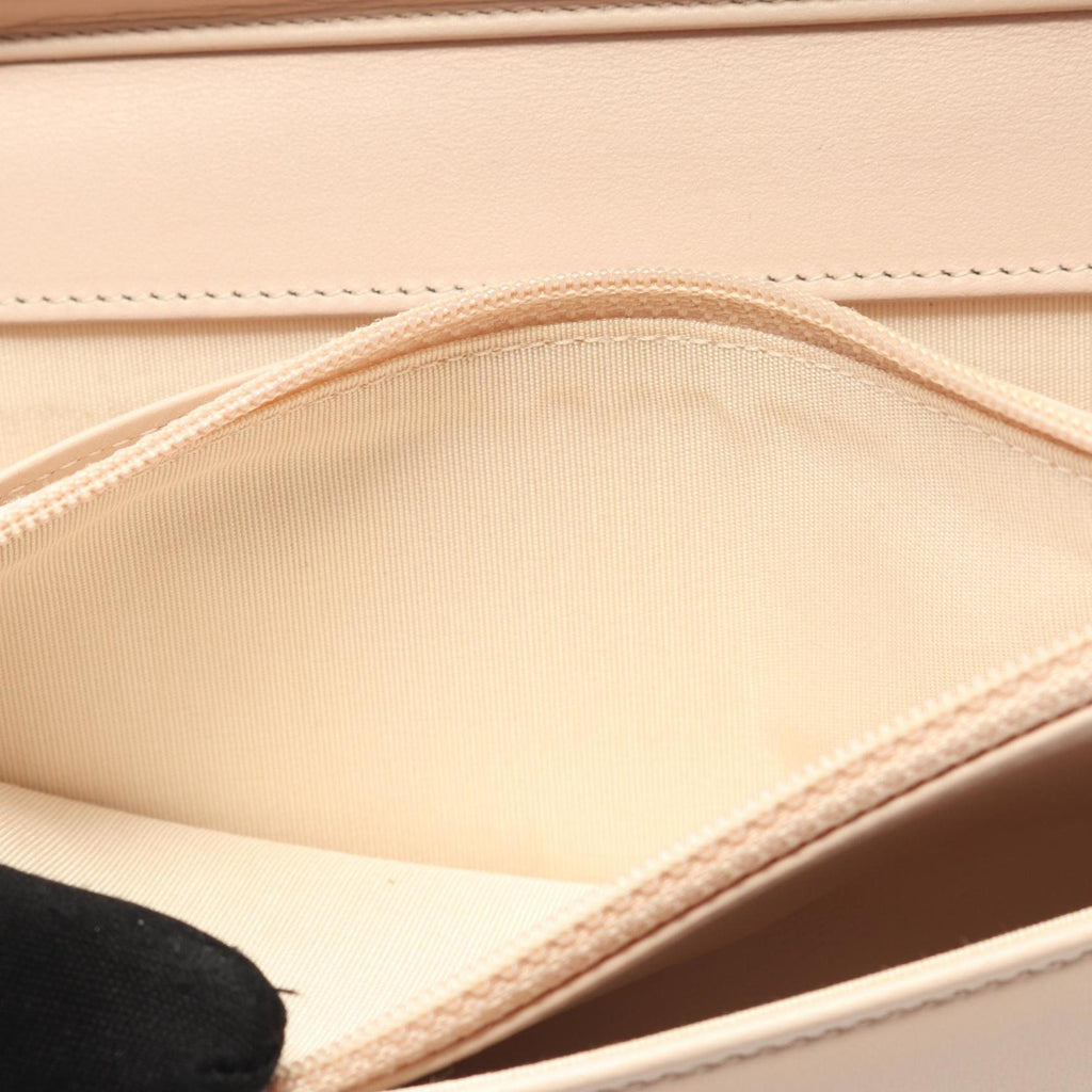 Chanel Beige Leather Shoulder Bag (Pre-Owned)