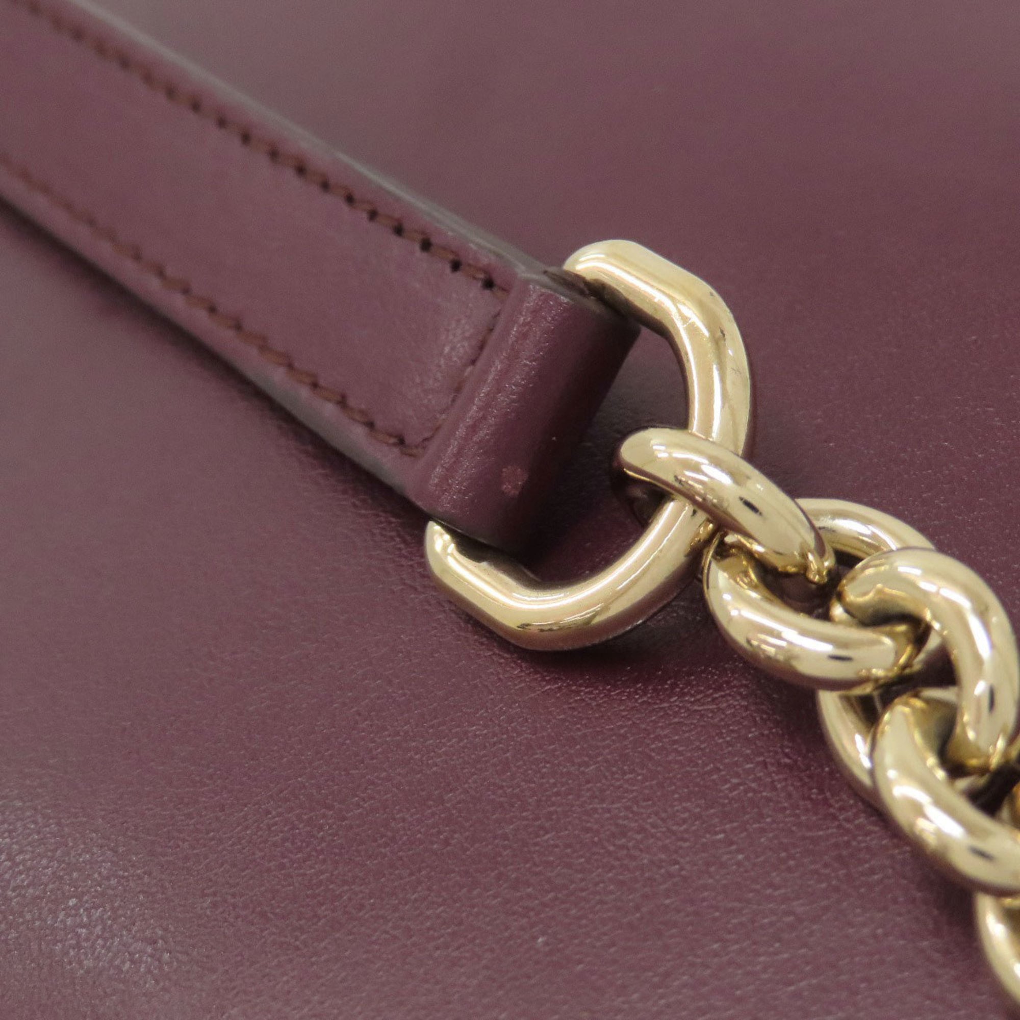 Salvatore Ferragamo Bordeaux Leather Shoulder Bag (Pre-Owned)