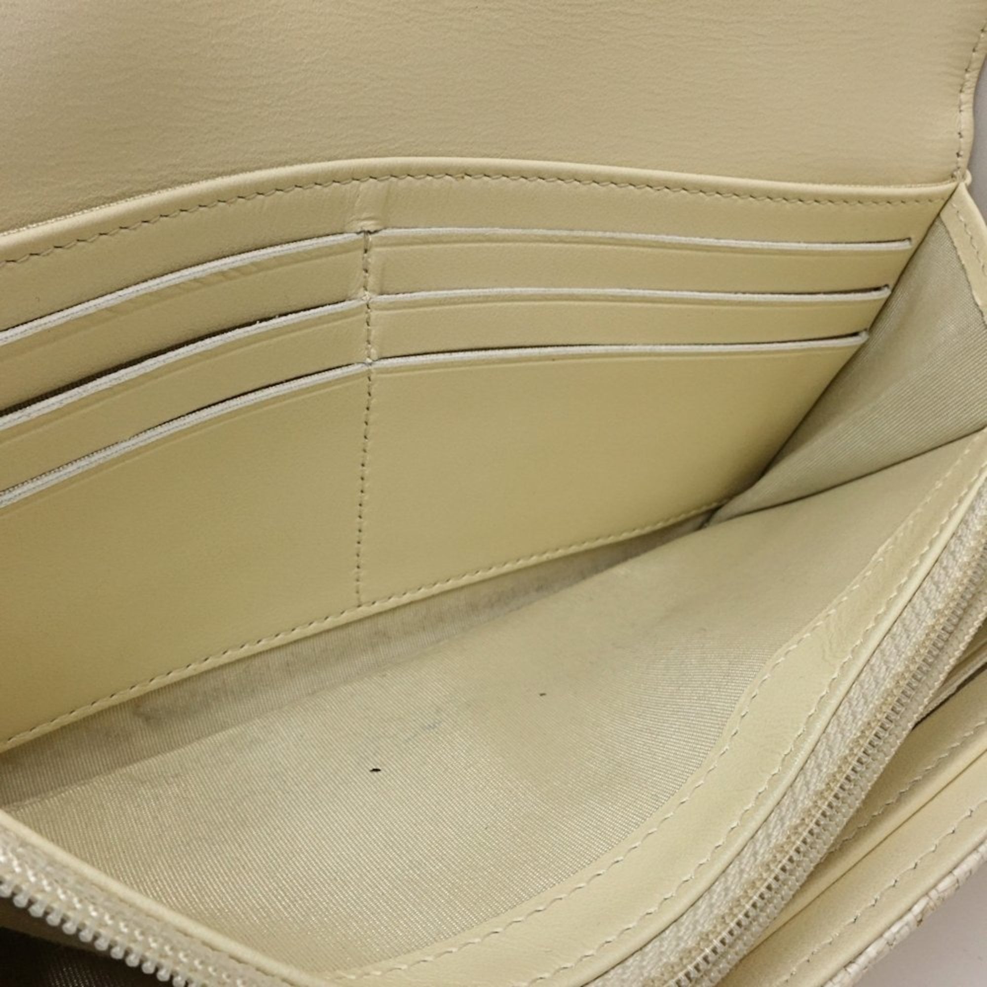 Chanel Off-White Canvas Long Wallet (Bi-Fold) (Pre-Owned)