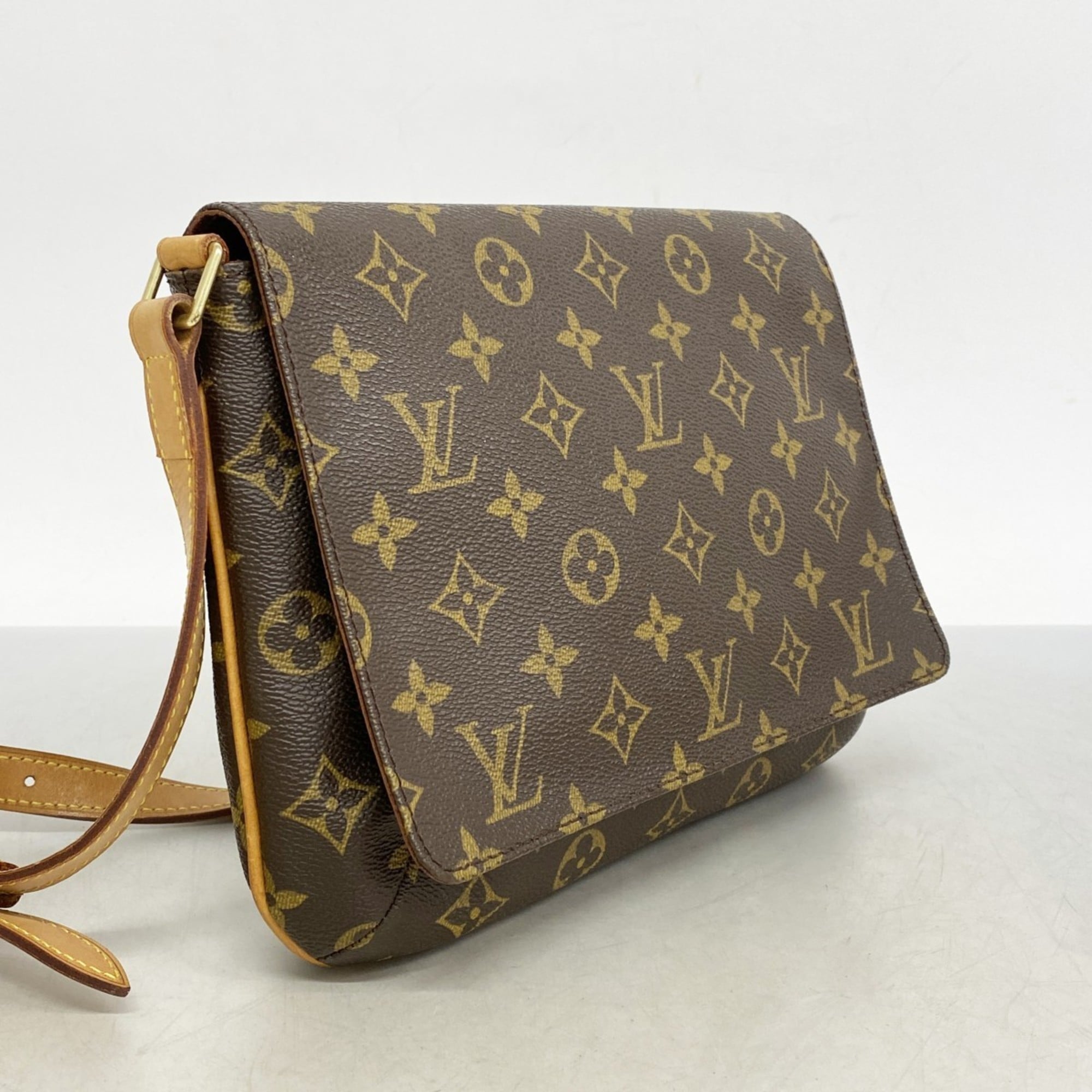 Louis Vuitton Brown Shoulder Bag (Pre-Owned)
