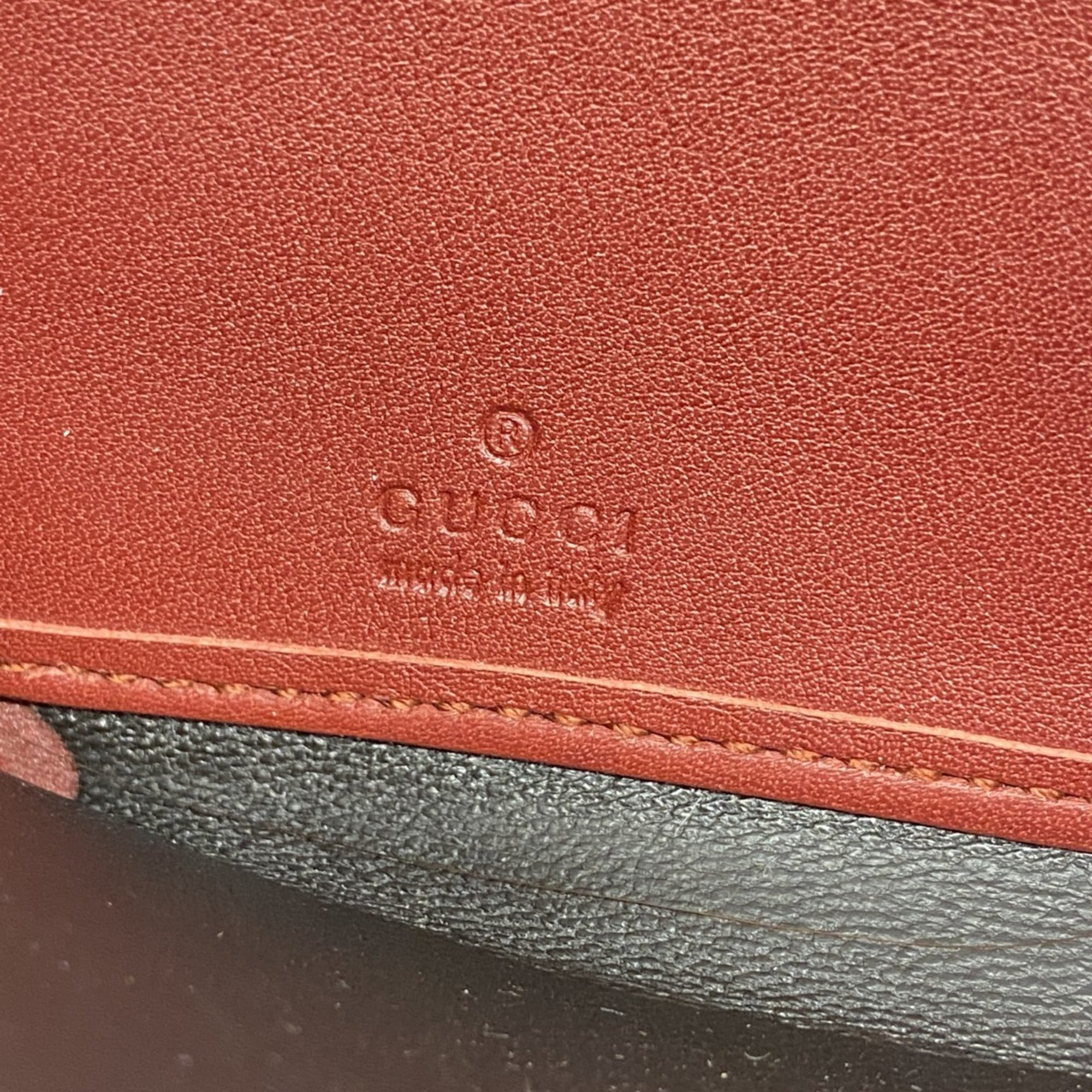 Gucci Red Color Leather Long Wallet (Bi-Fold) (Pre-Owned)