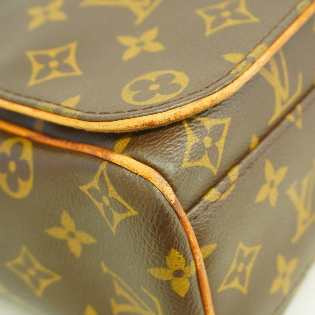 Louis Vuitton Brown Shoulder Bag (Pre-Owned)