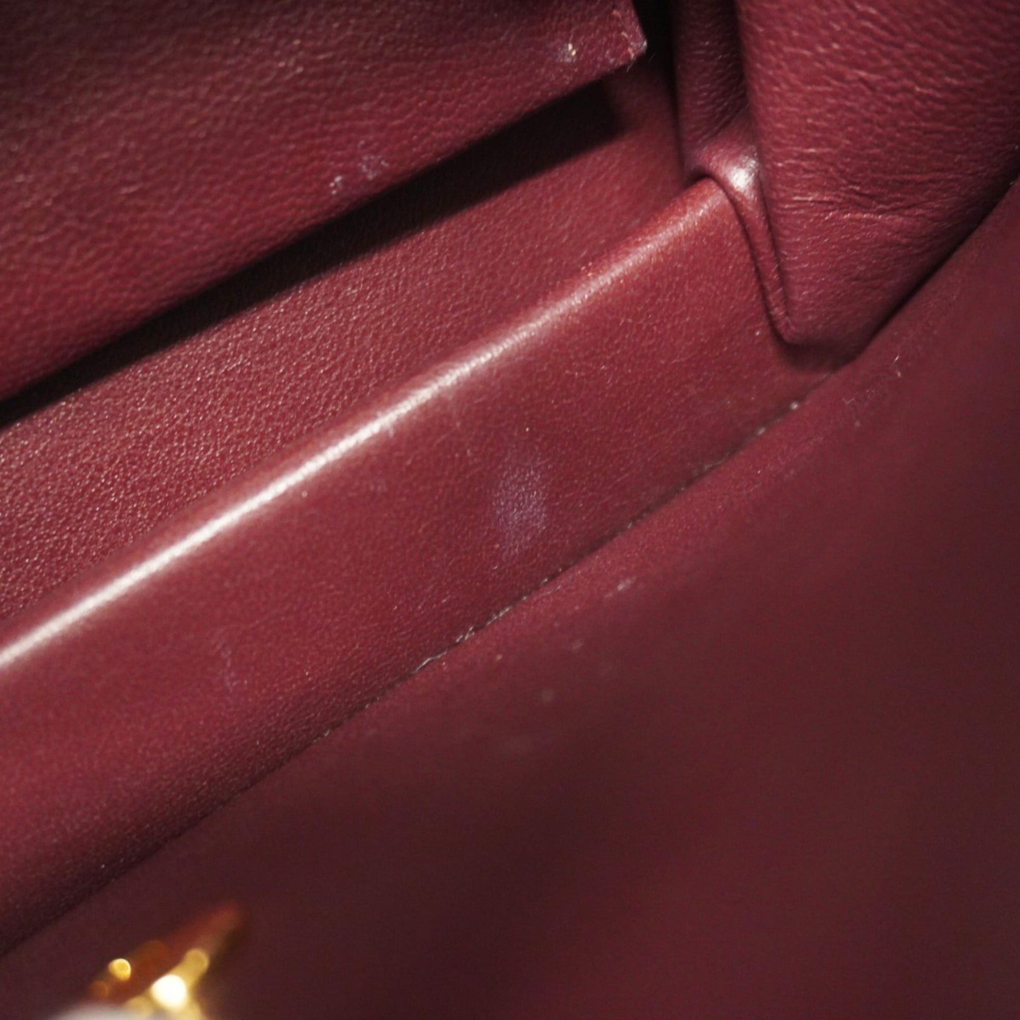 Chanel Black Leather Shoulder Bag (Pre-Owned)