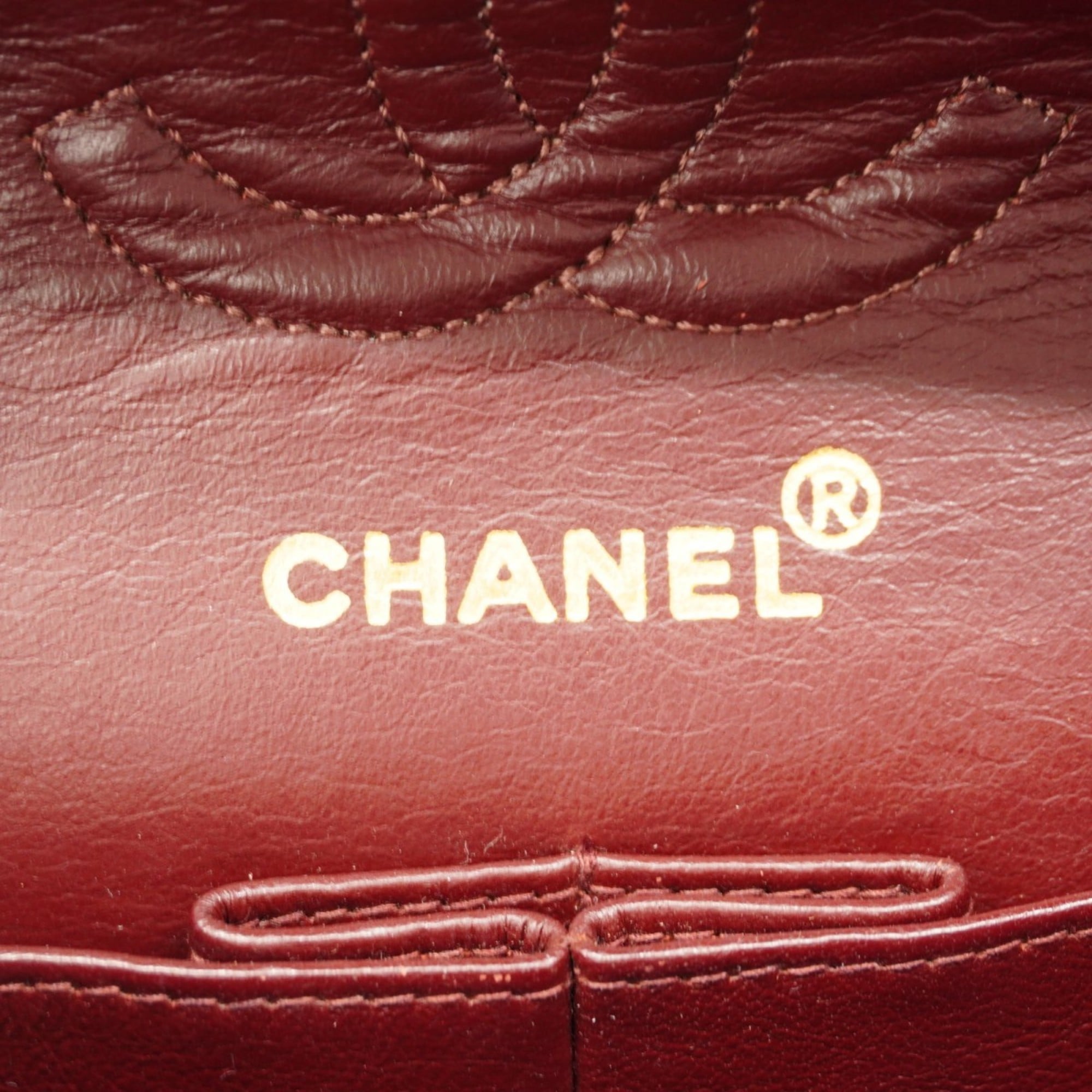 Chanel Black Leather Shoulder Bag (Pre-Owned)