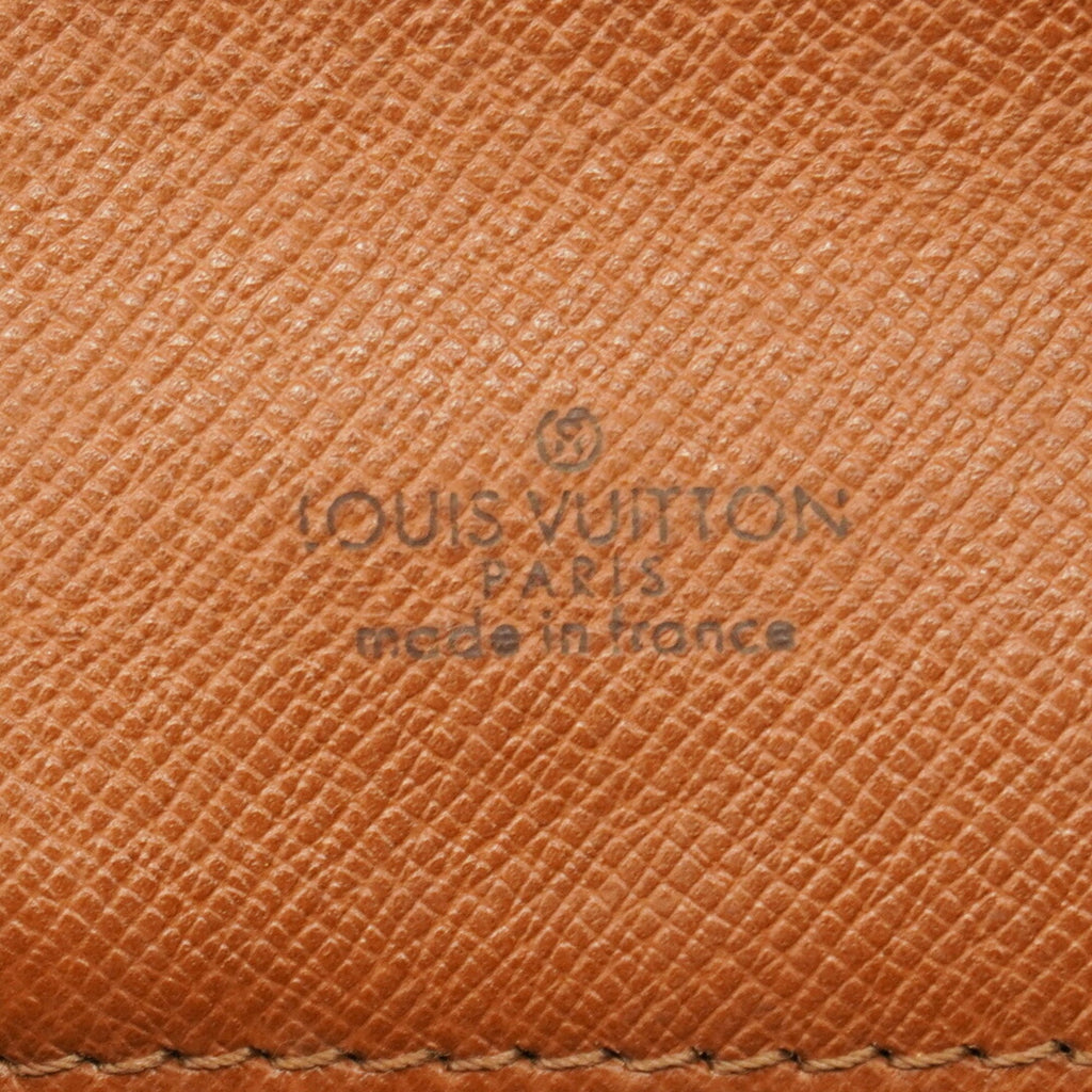 Louis Vuitton Brown Clutch Bag (Pre-Owned)