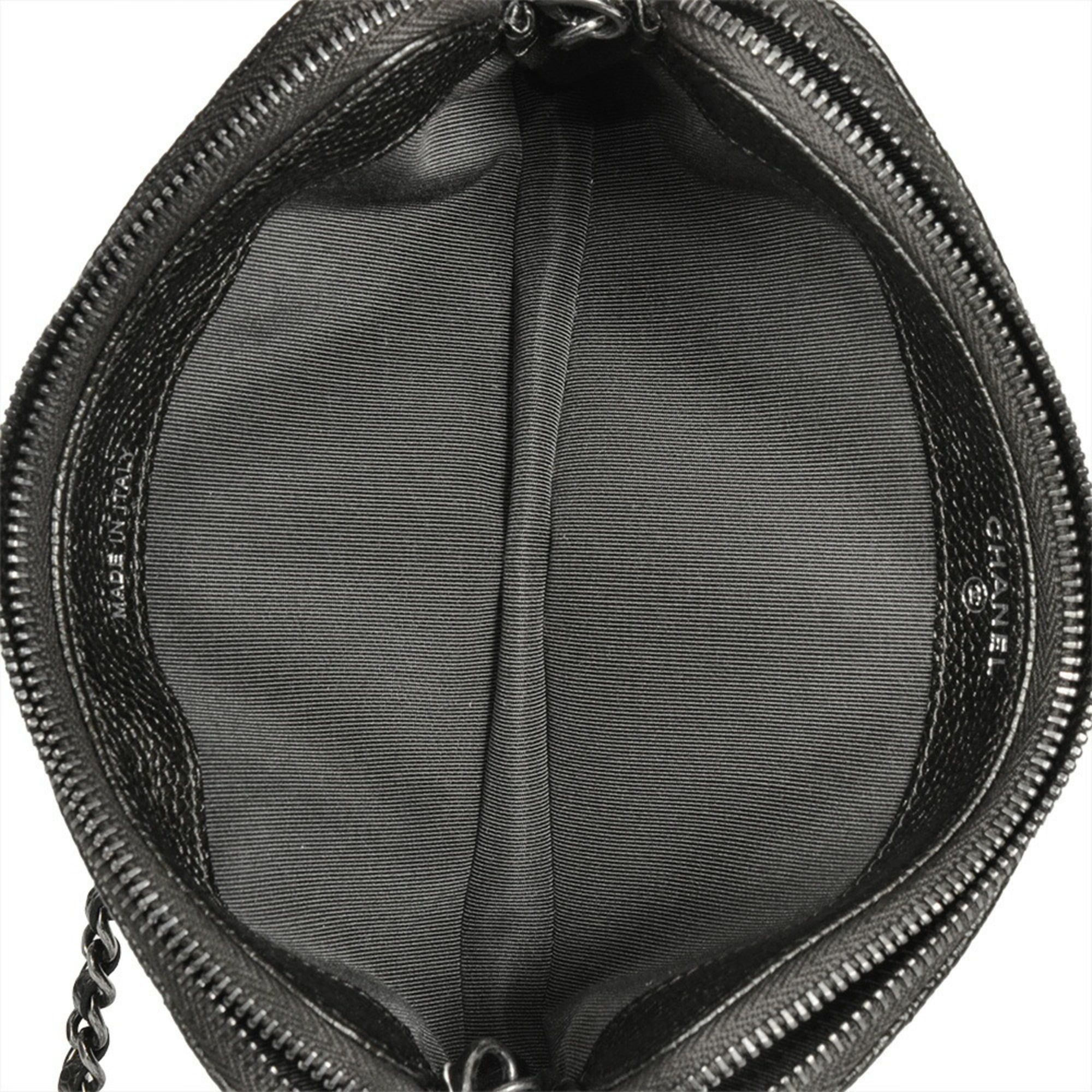Chanel Matelasse Black Grained Calfskin Shoulder Bag (Pre-Owned)