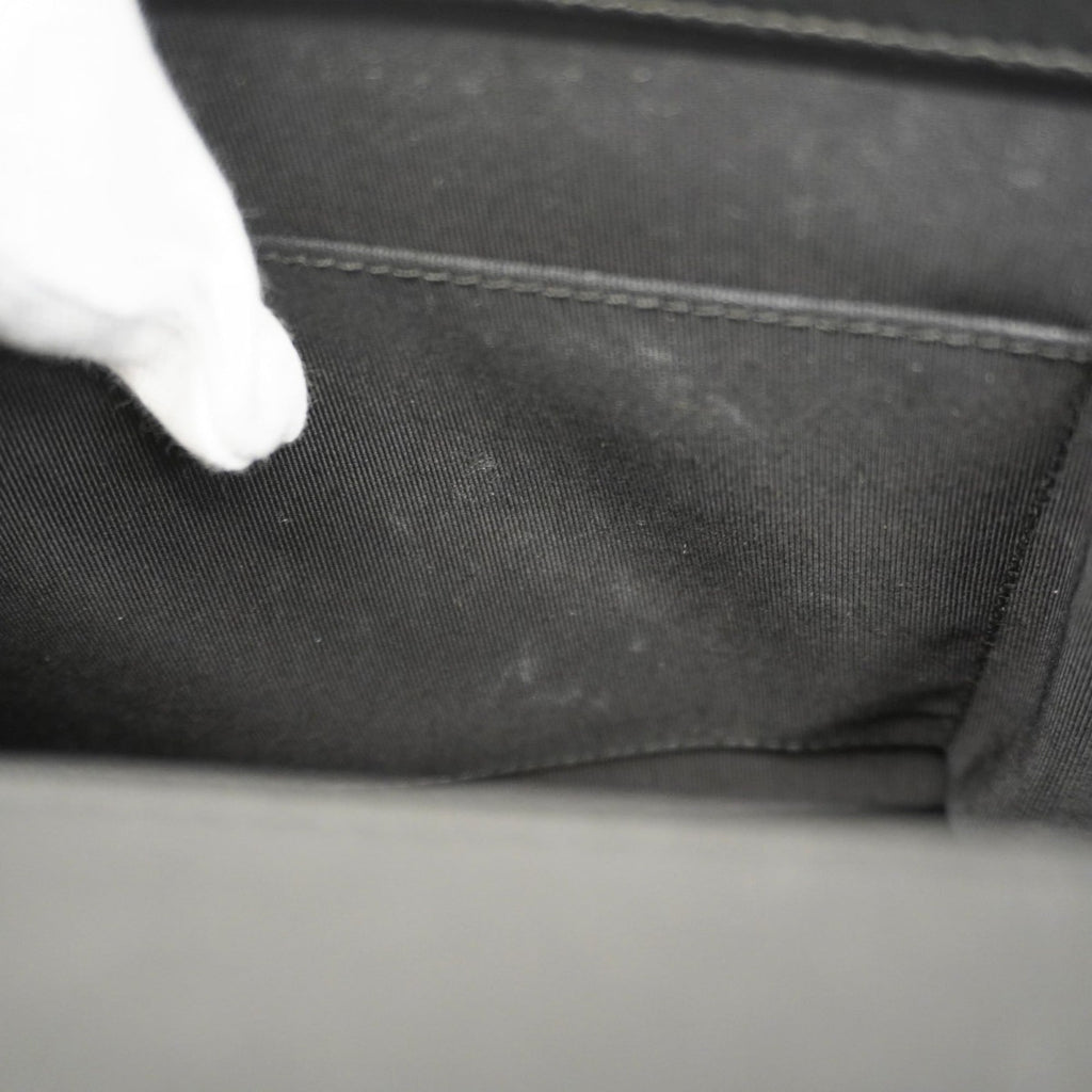 Chanel Black Patent Leather Shoulder Bag (Pre-Owned)