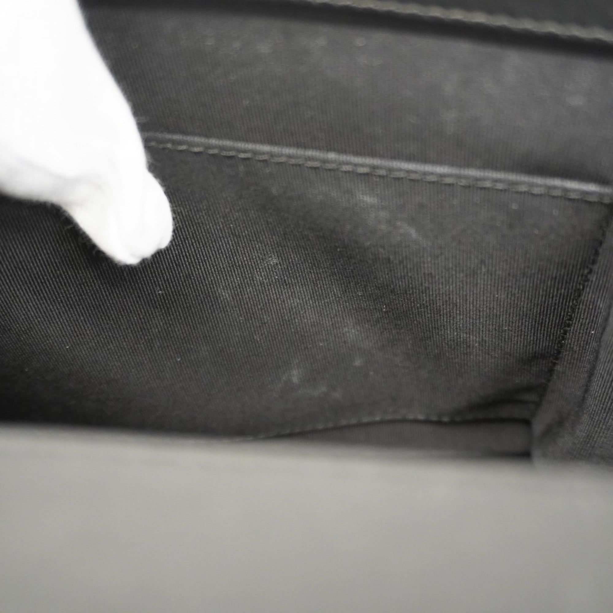 Chanel Black Patent Leather Shoulder Bag (Pre-Owned)