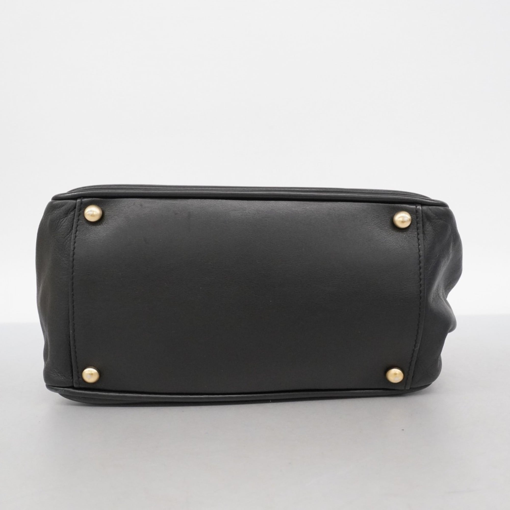 Chanel Black Leather Tote Bag (Pre-Owned)