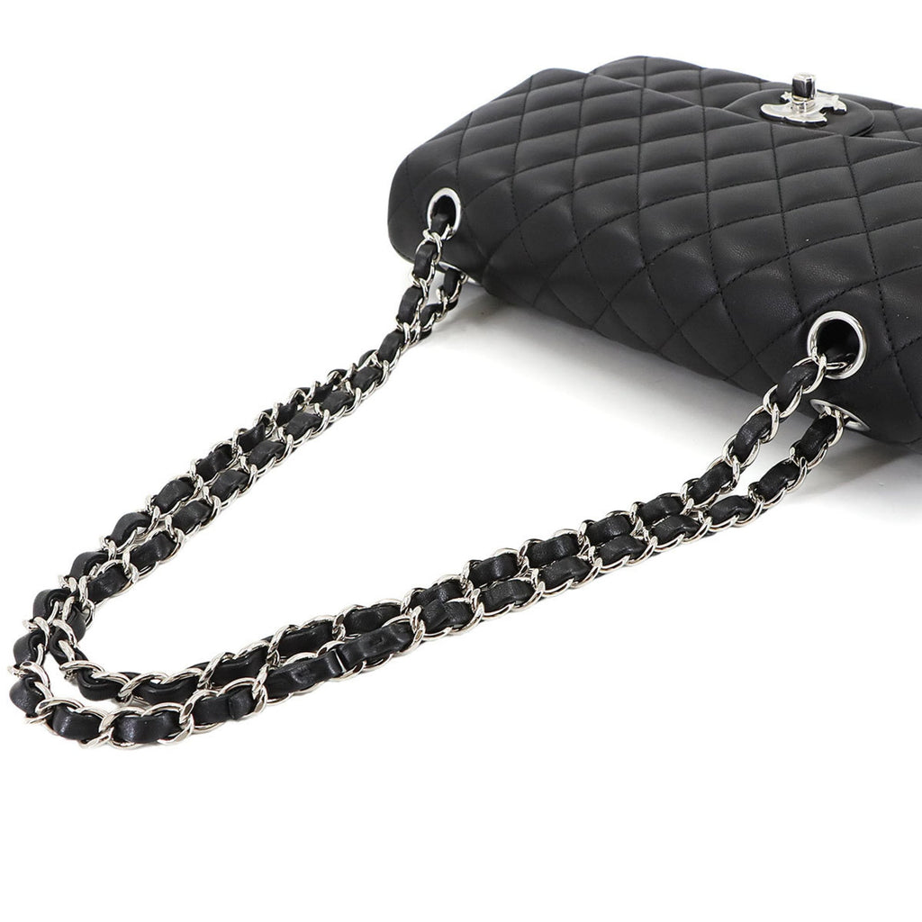 Chanel Black Leather Shoulder Bag (Pre-Owned)