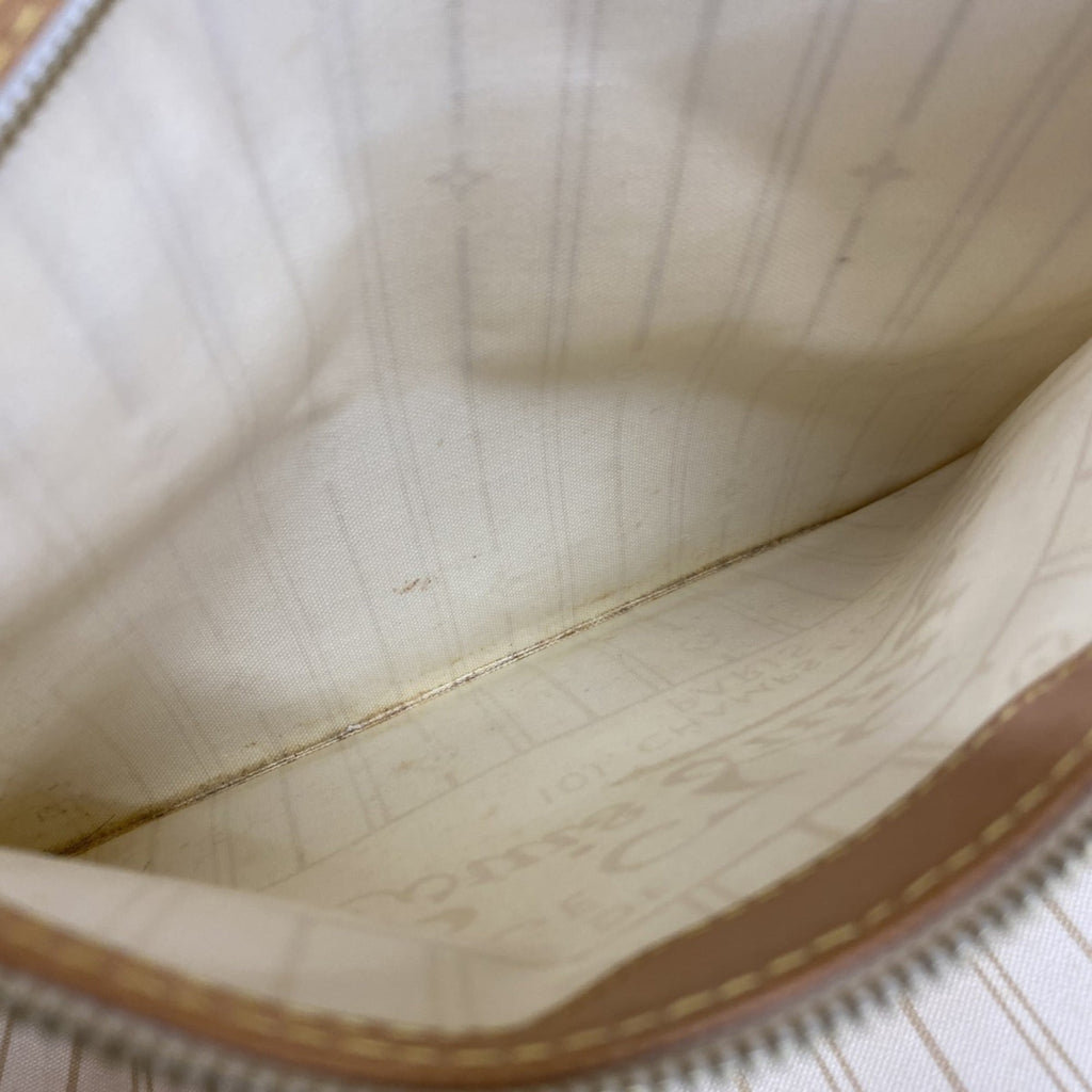 Louis Vuitton White Tote Bag (Pre-Owned)