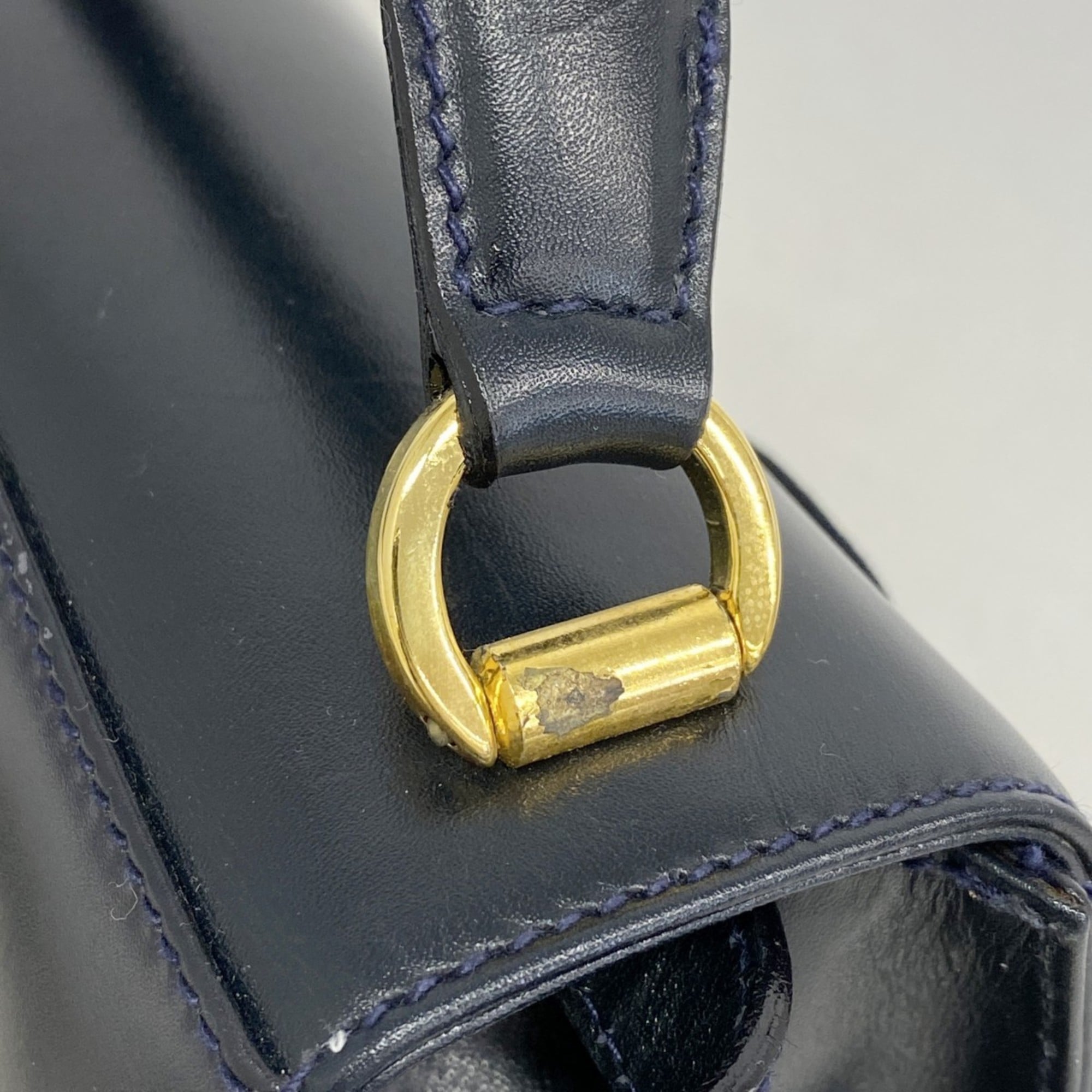 Salvatore Ferragamo Navy Leather Handbag (Pre-Owned)
