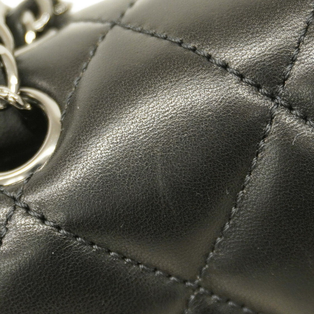 Chanel Black Leather Shoulder Bag (Pre-Owned)