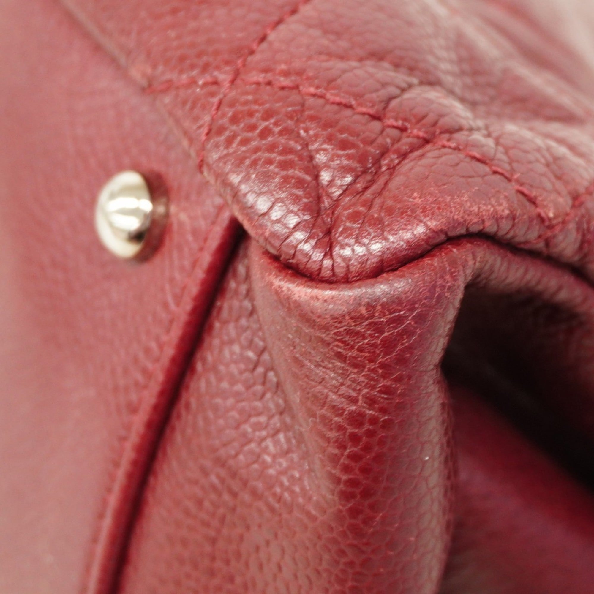 Chanel Red Color Grained Calfskin Shoulder Bag (Pre-Owned)