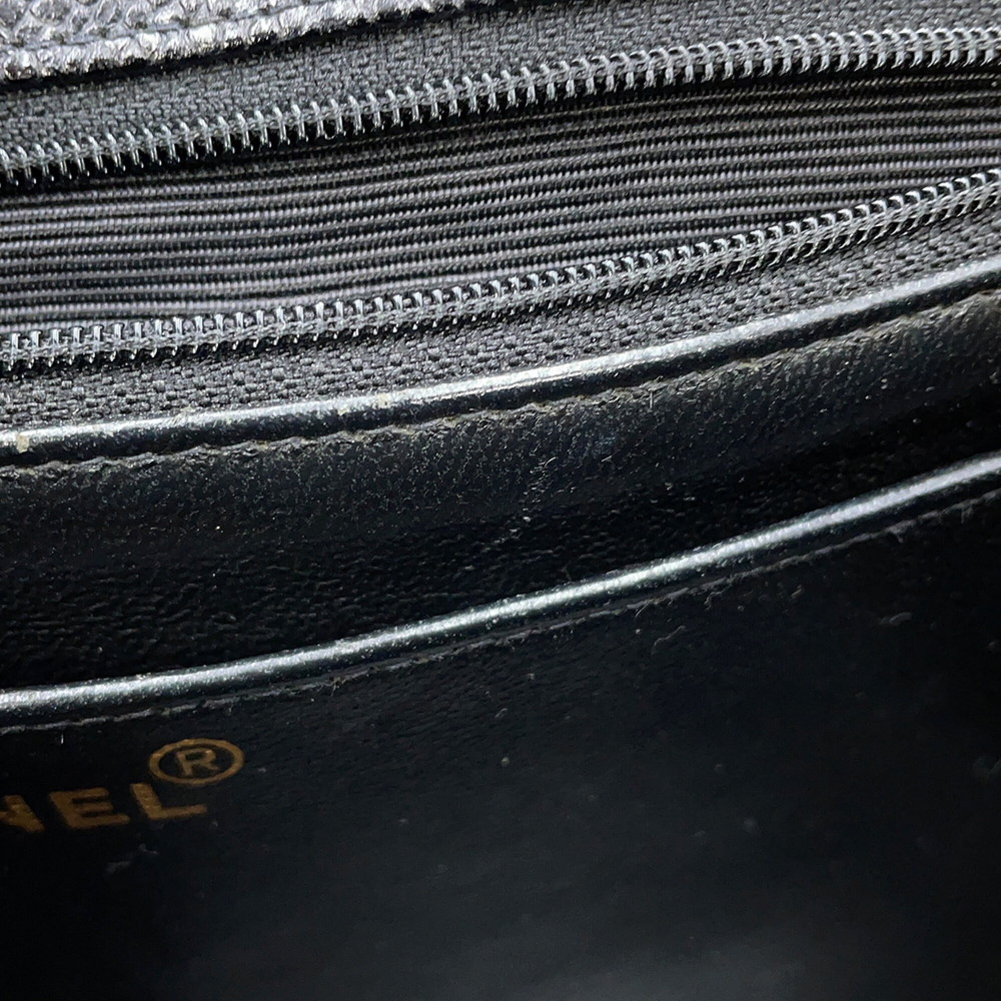 Chanel Black Grained Calfskin Shoulder Bag (Pre-Owned)