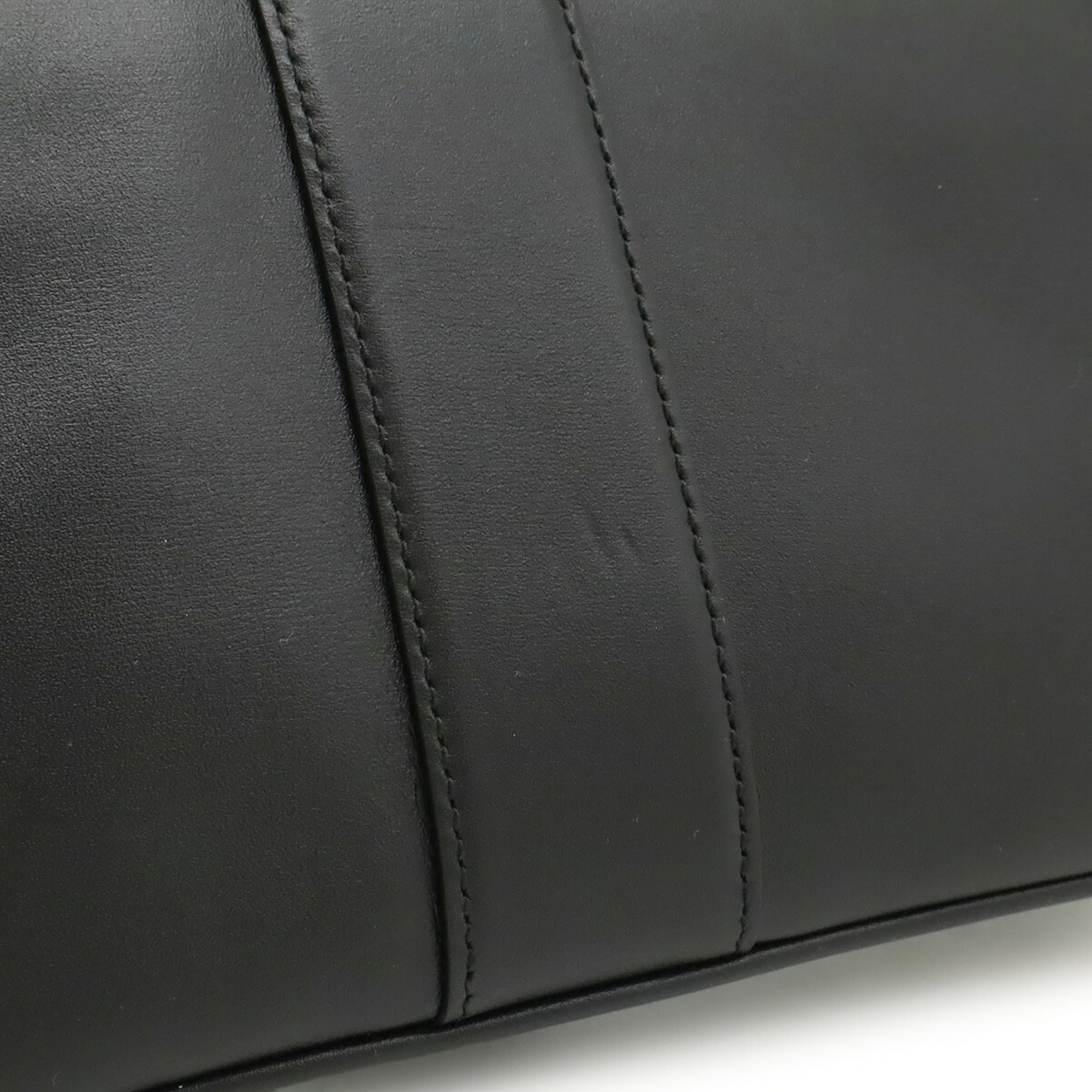 Gucci Gg Marmont Black Leather Pochette Shoulder Bag (Pre-Owned)