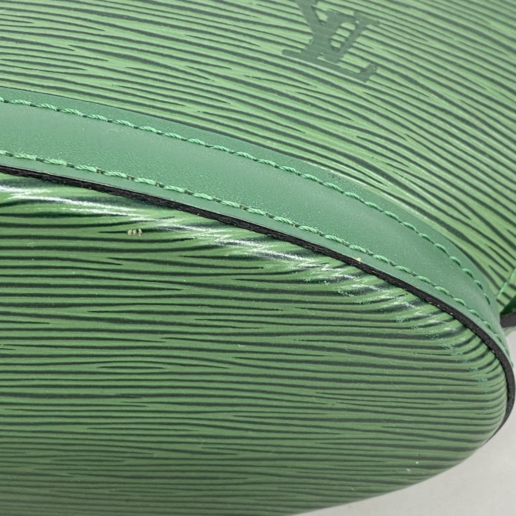 Louis Vuitton Borneo Green Handbag (Pre-Owned)