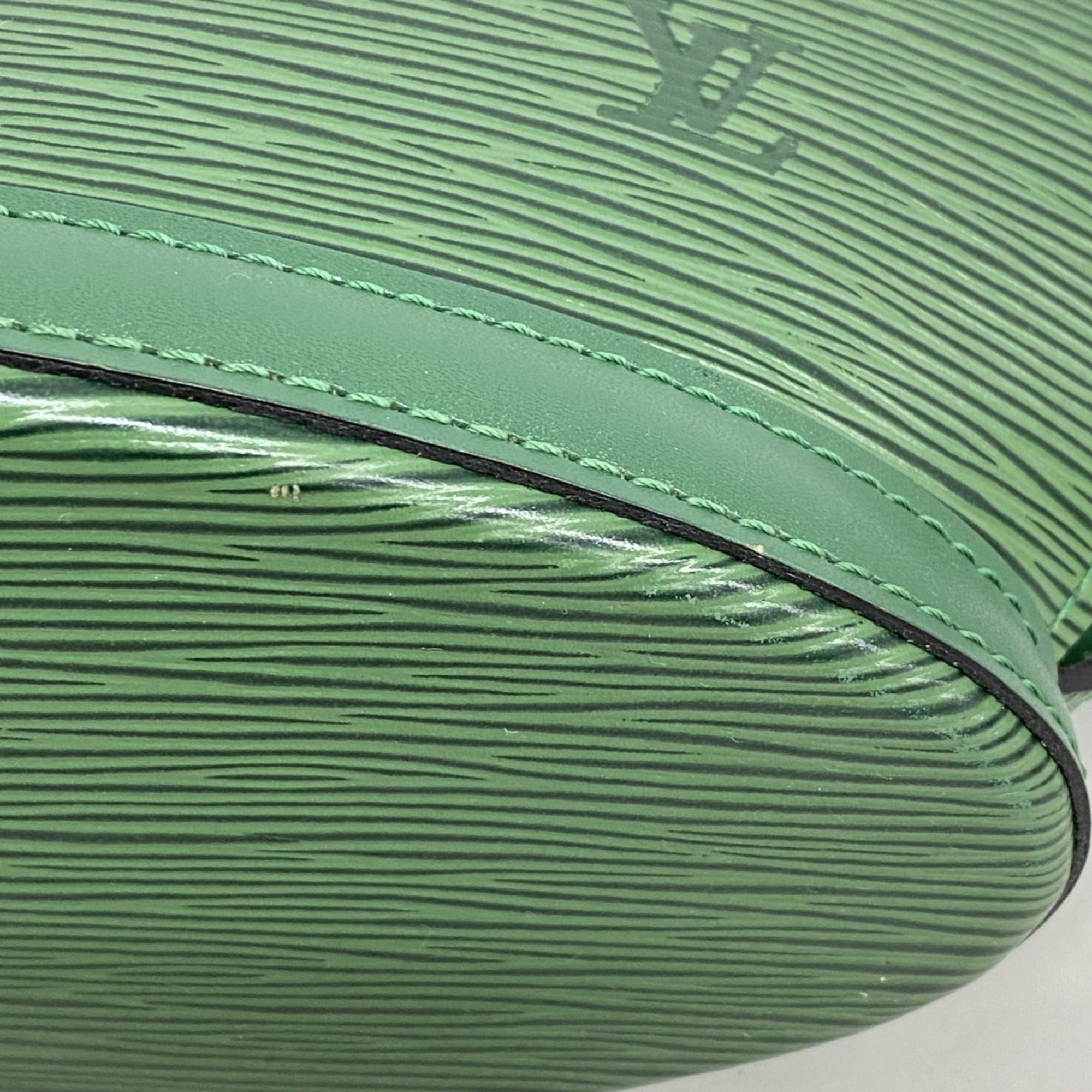 Louis Vuitton Borneo Green Handbag (Pre-Owned)