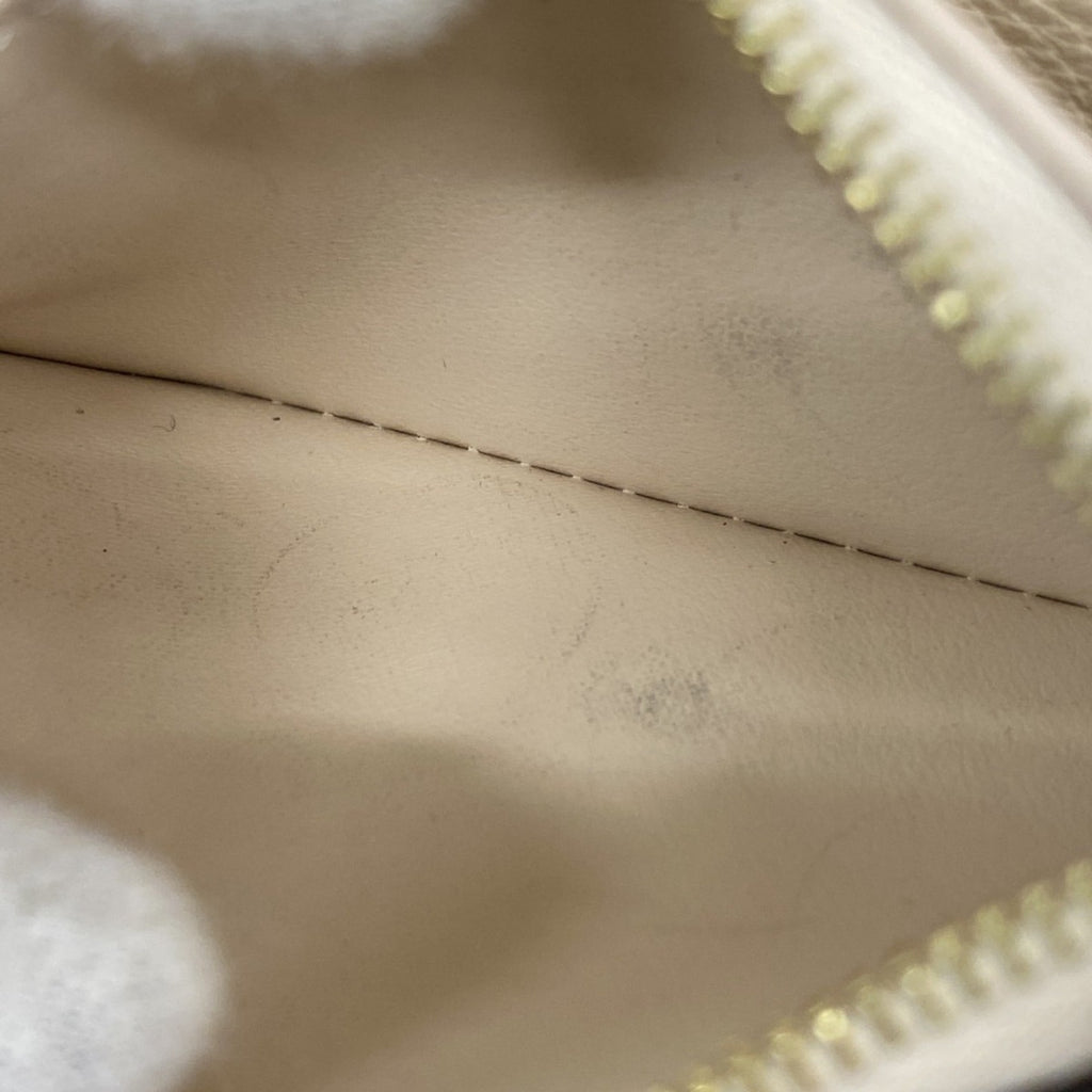 Louis Vuitton Cream Coin Purse/Coin Case (Pre-Owned)