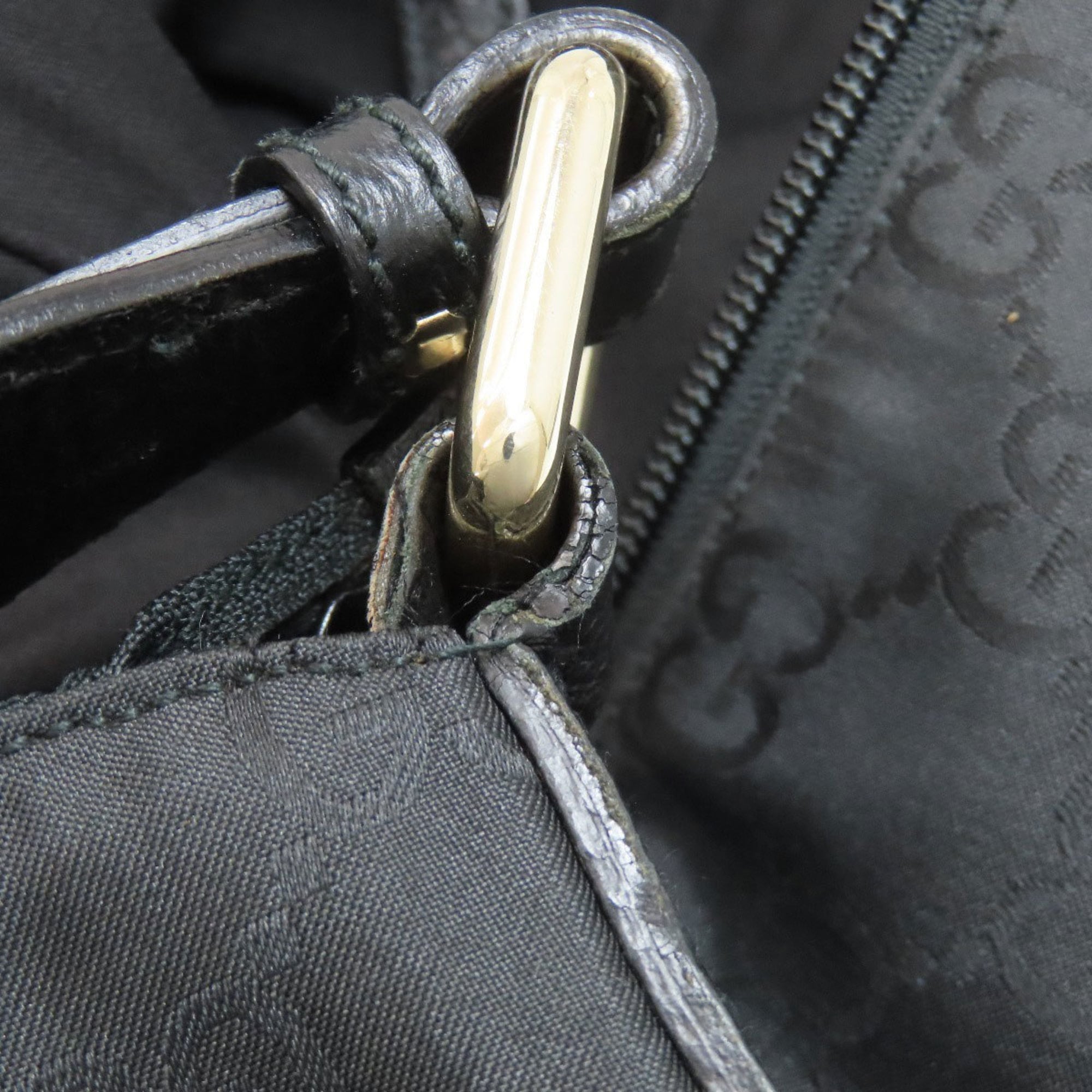 Gucci Black Nylon Shoulder Bag (Pre-Owned)