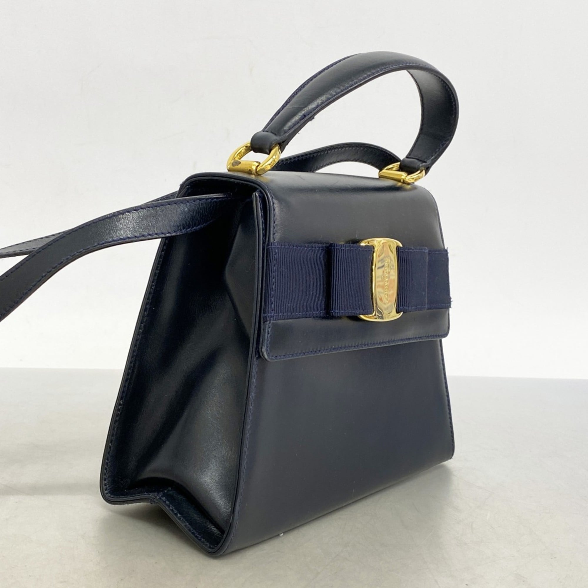 Salvatore Ferragamo Navy Leather Handbag (Pre-Owned)