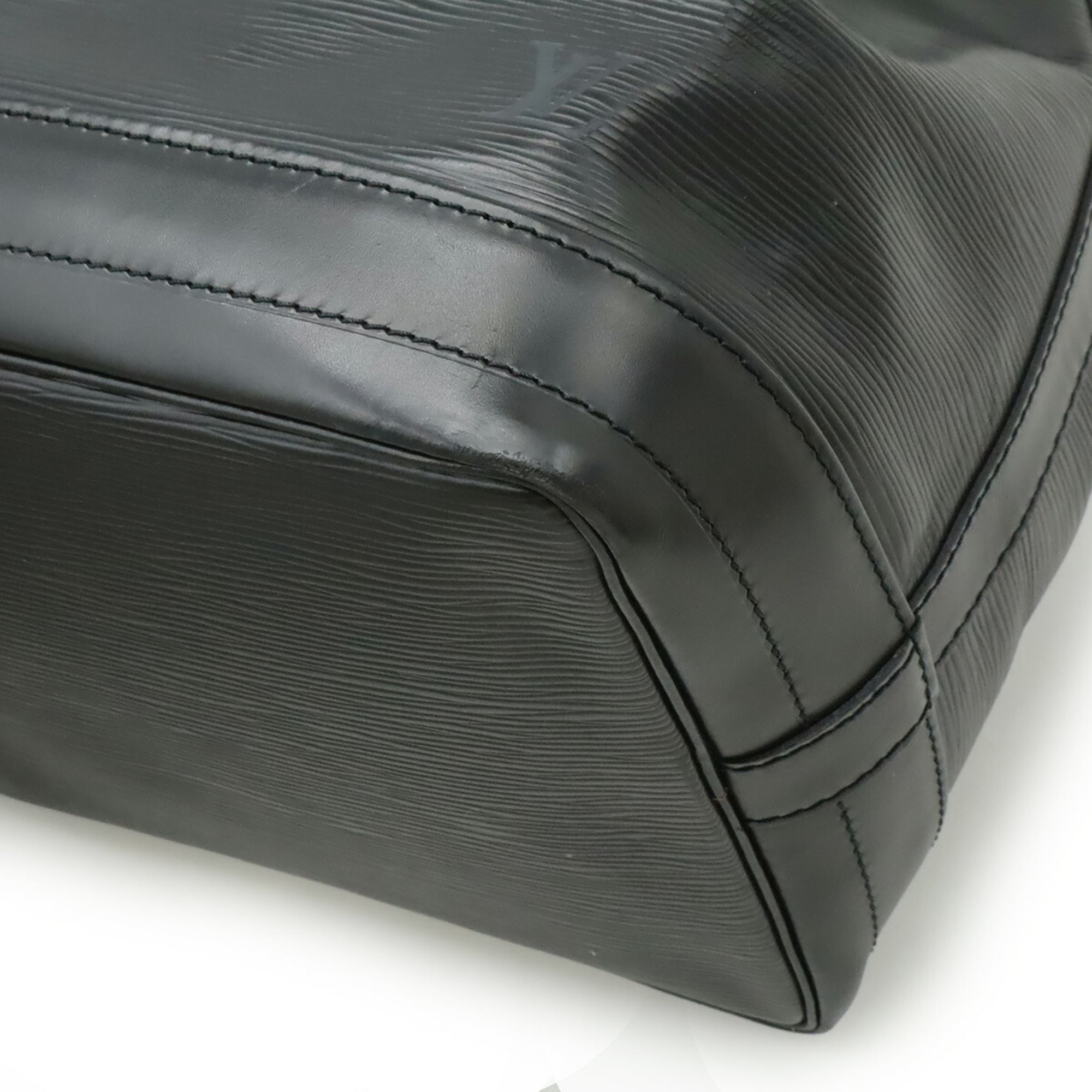 Louis Vuitton Black Noir Epi Leather Shoulder Bag (Pre-Owned)