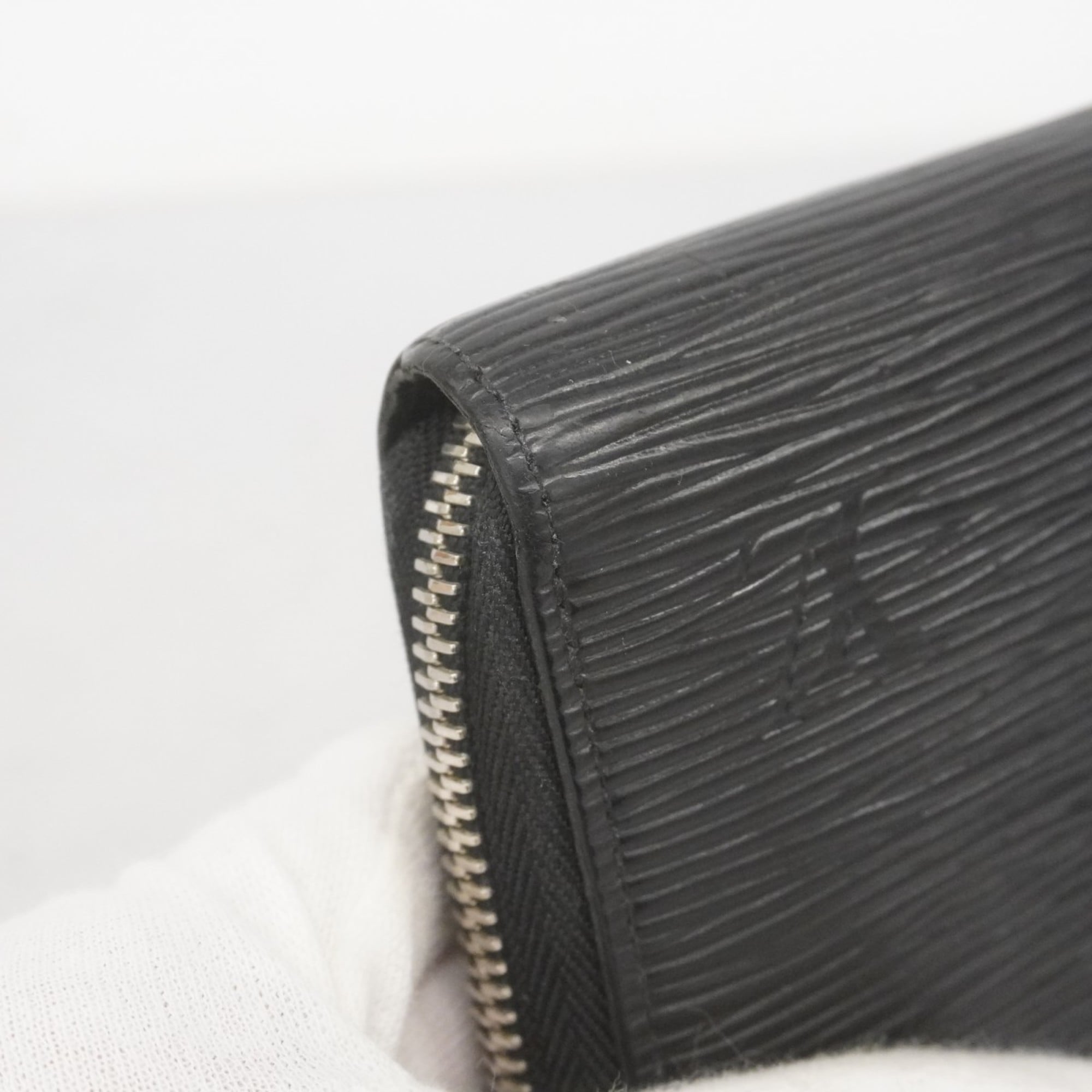 Louis Vuitton Noir Long Wallet (Bi-Fold) (Pre-Owned)