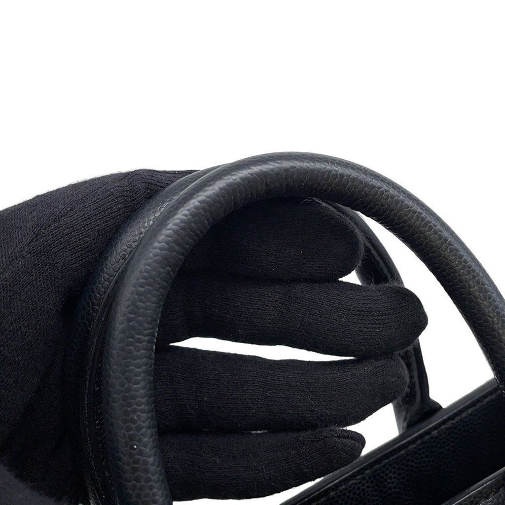 Yves Saint Laurent Black Leather Handbag (Pre-Owned)