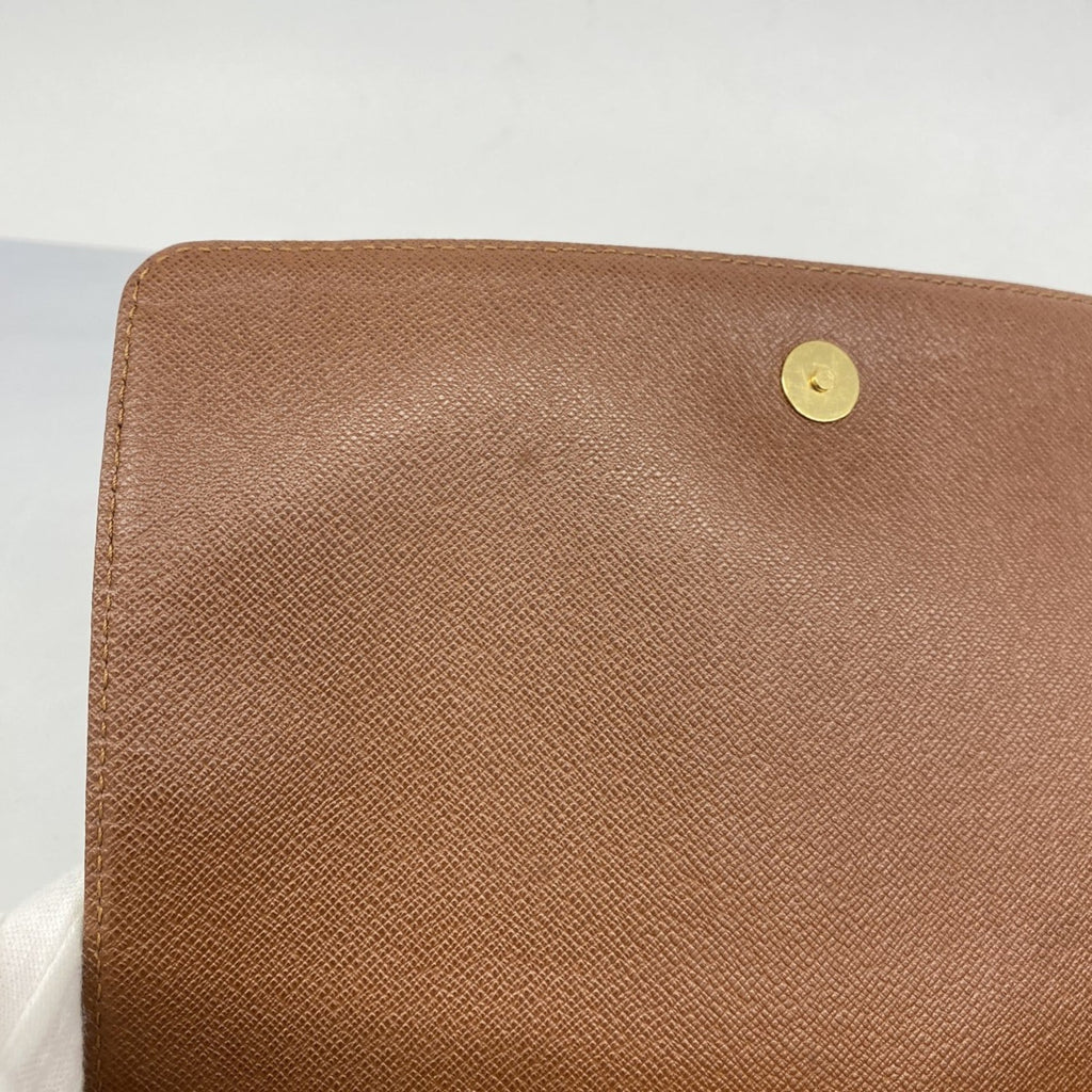 Louis Vuitton Brown Shoulder Bag (Pre-Owned)