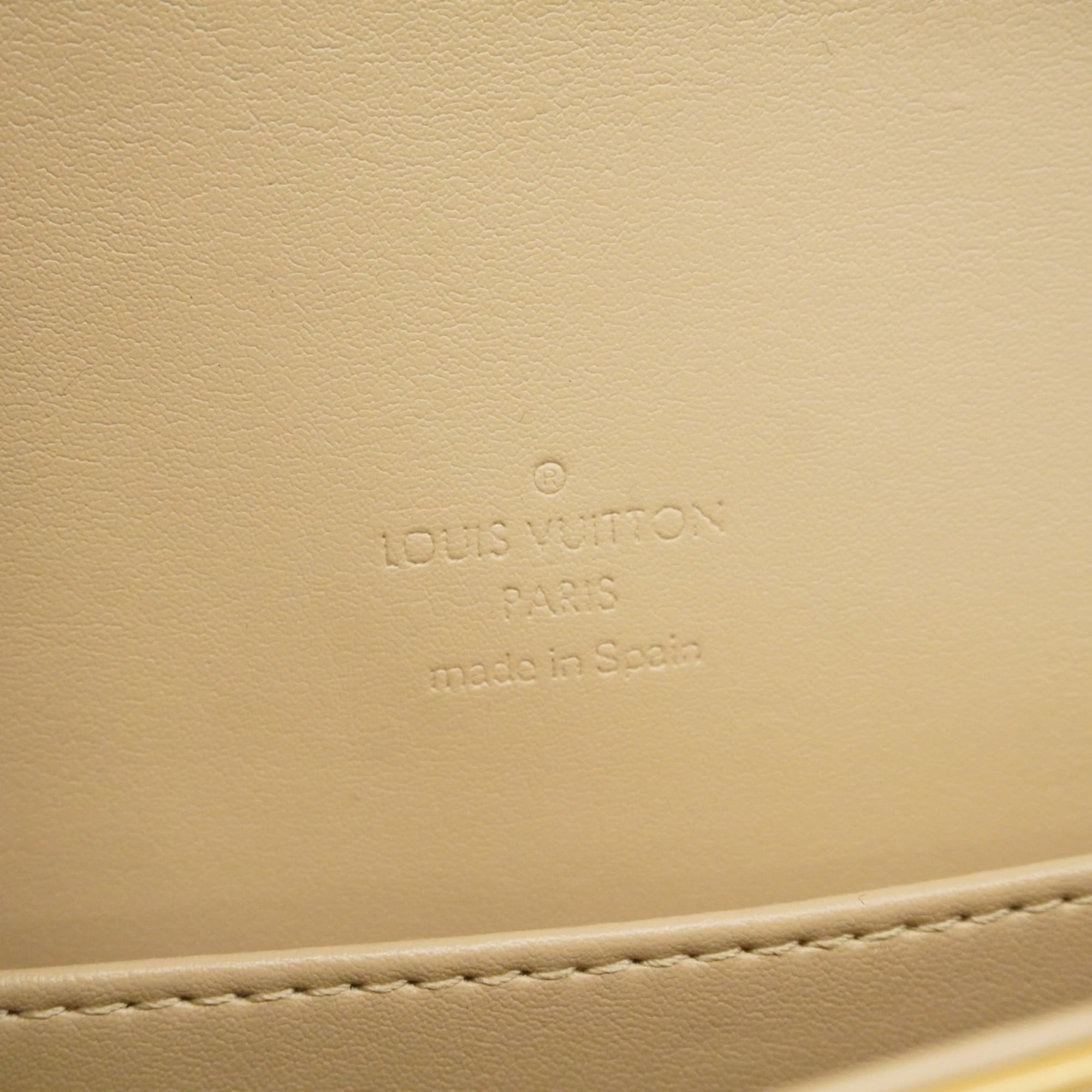 Louis Vuitton Beige Shoulder Bag (Pre-Owned)