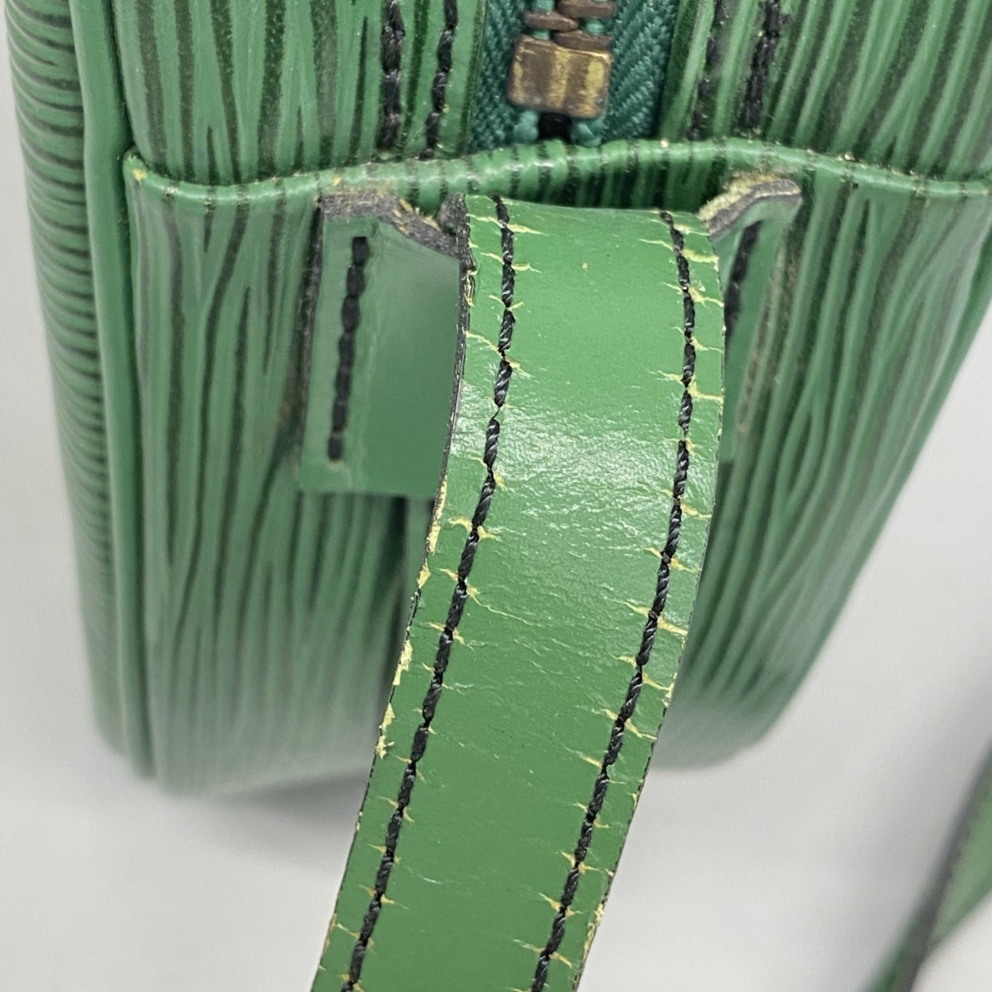 Louis Vuitton Borneo Green Shoulder Bag (Pre-Owned)