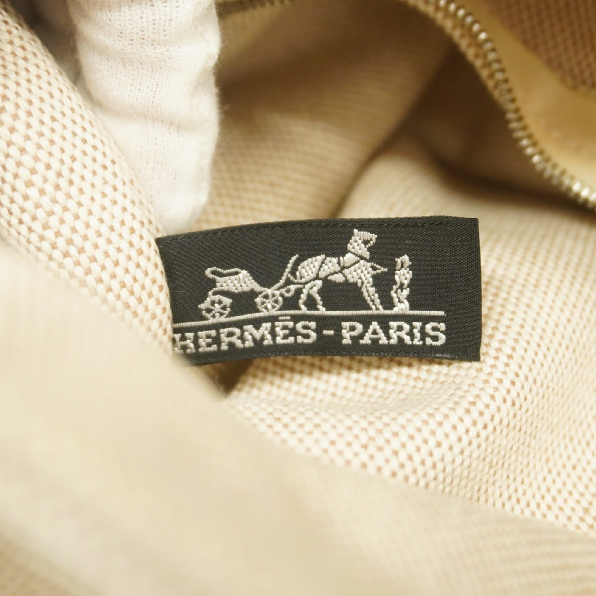 Hermes Ivory Canvas Shoulder Bag (Pre-Owned)