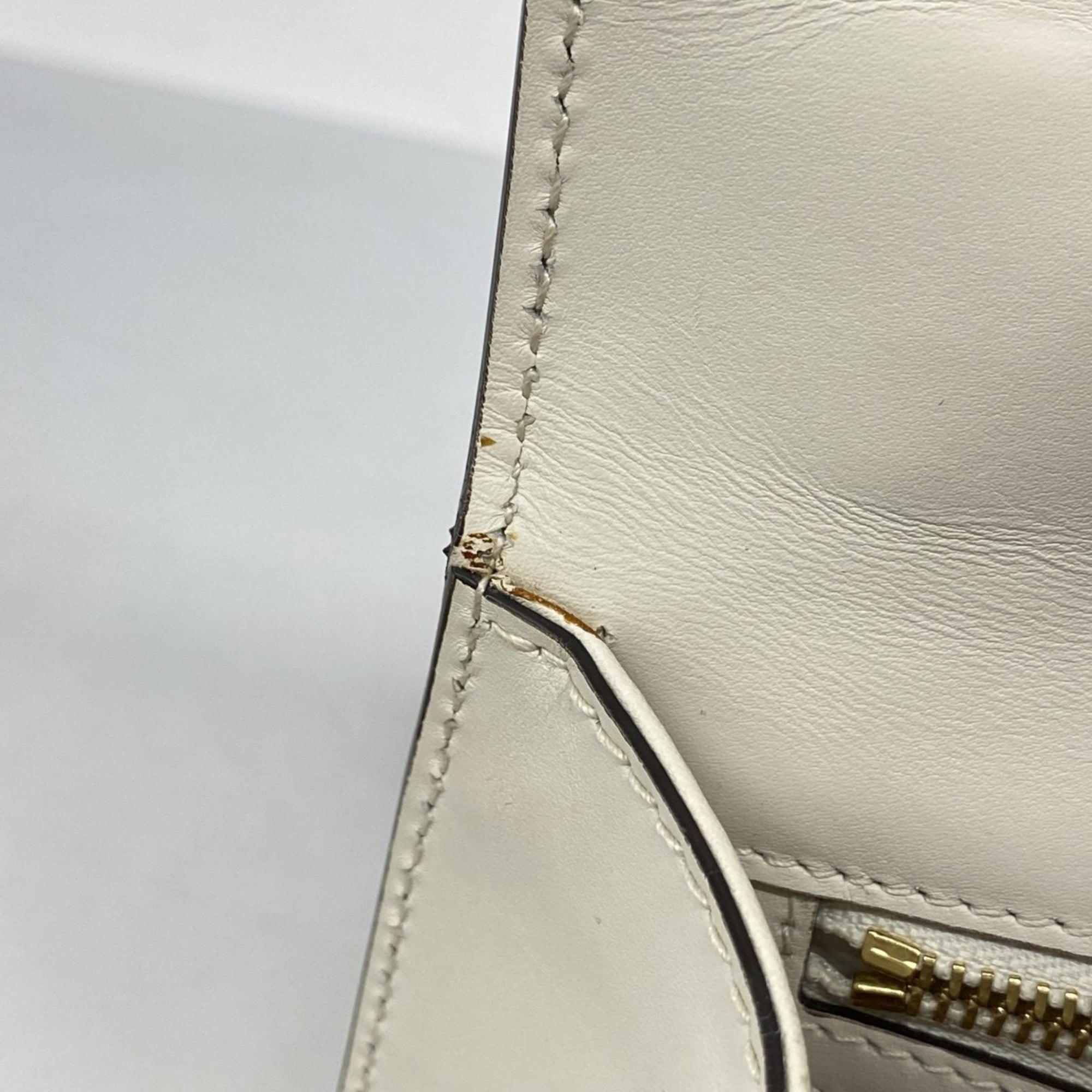 Gucci Ivory Leather Handbag (Pre-Owned)