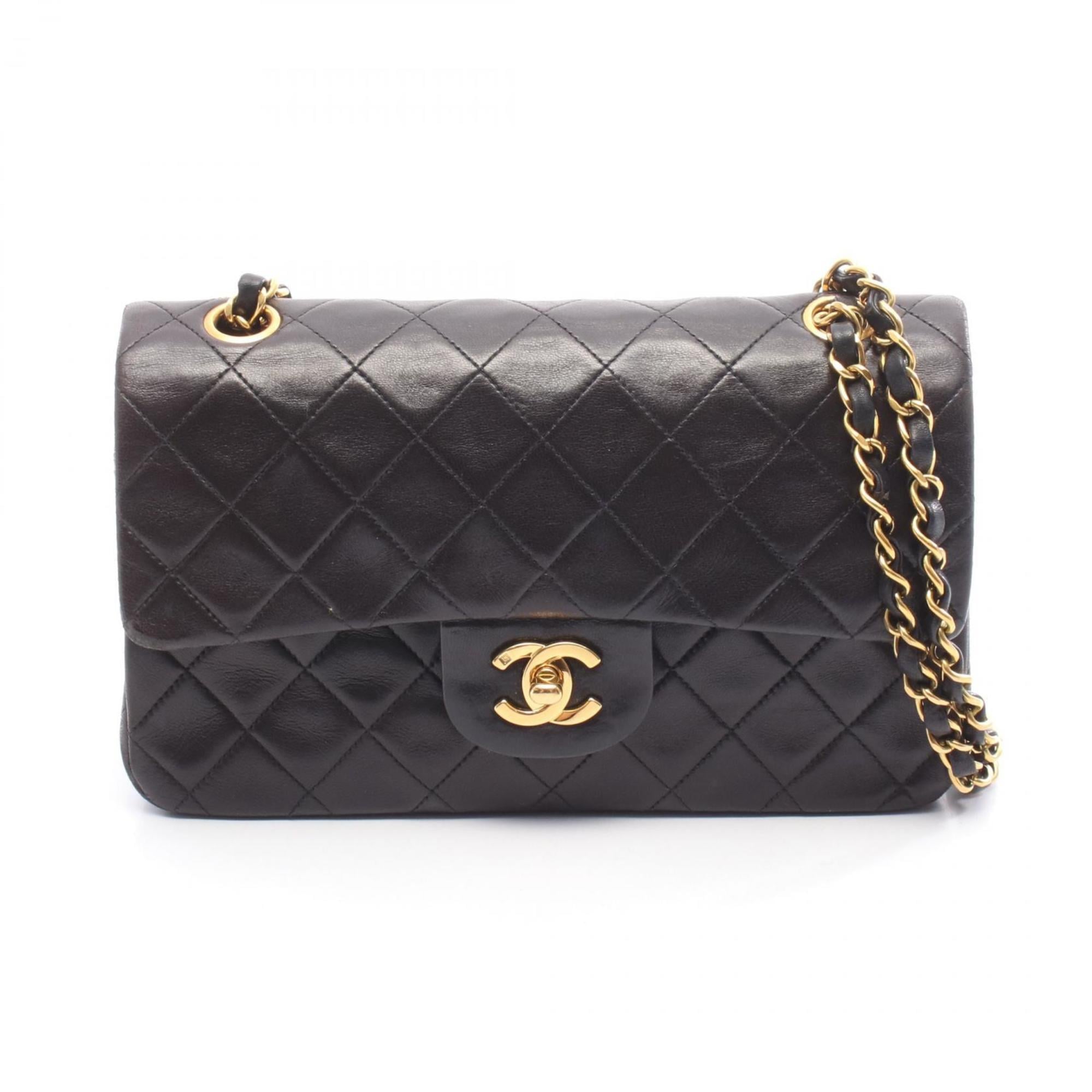 Chanel Black Leather Shoulder Bag (Pre-Owned)