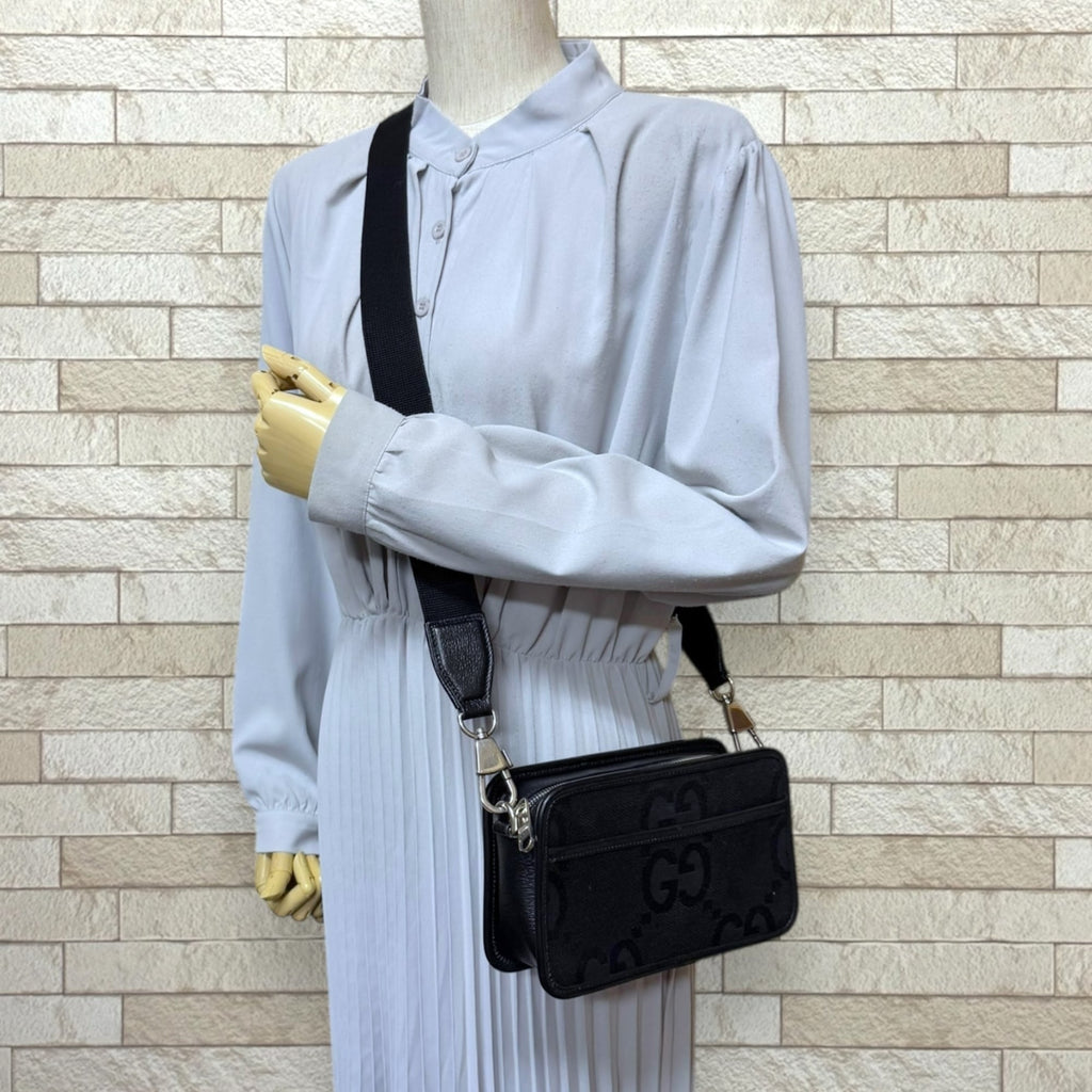 Gucci Black Gg Canvas Leather Shoulder Bag (Pre-Owned)