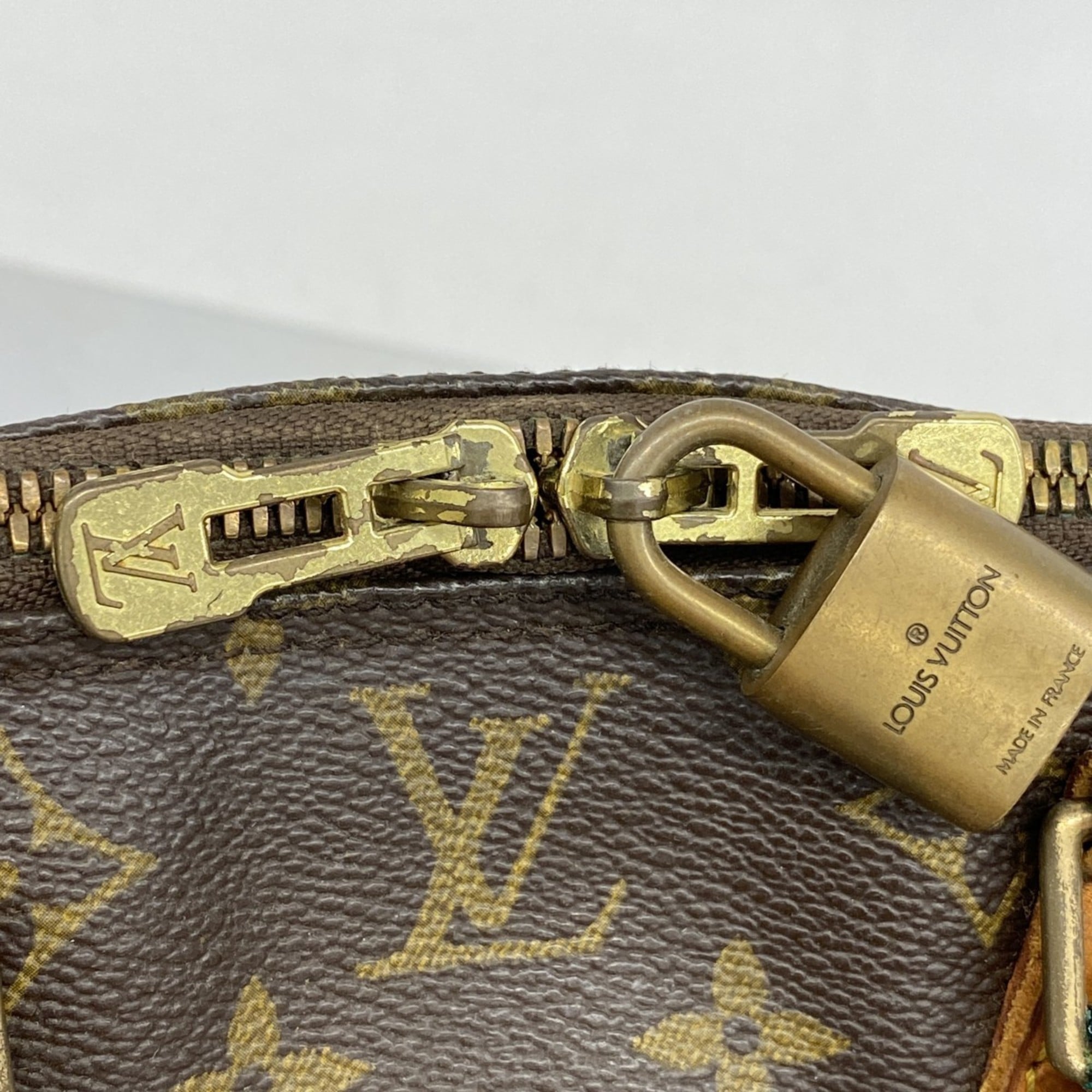 Louis Vuitton Brown Handbag (Pre-Owned)