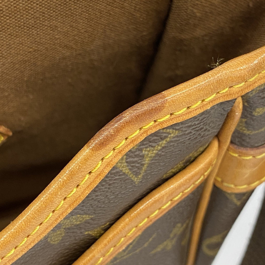 Louis Vuitton Brown Shoulder Bag (Pre-Owned)