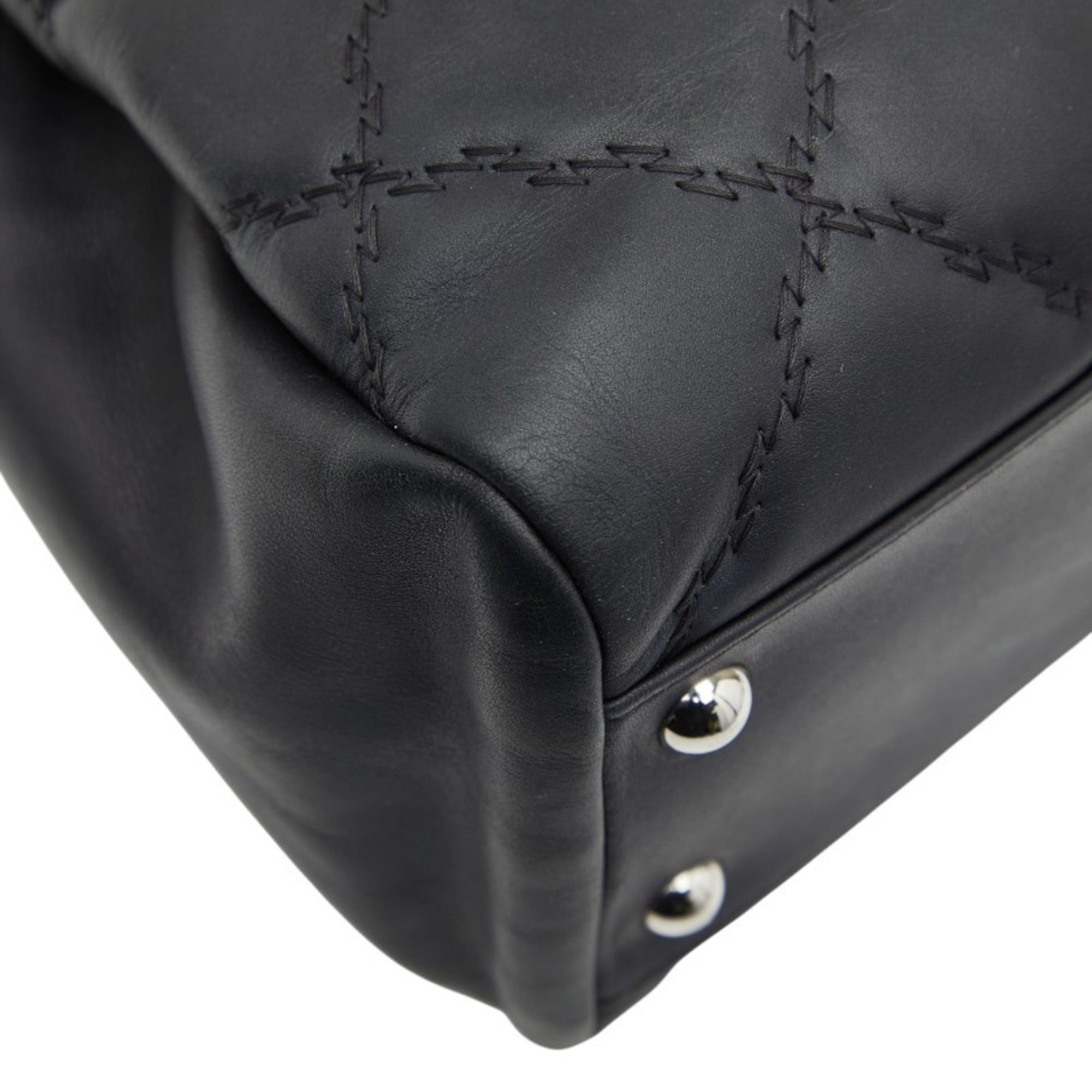 Chanel Black Leather Tote Bag (Pre-Owned)
