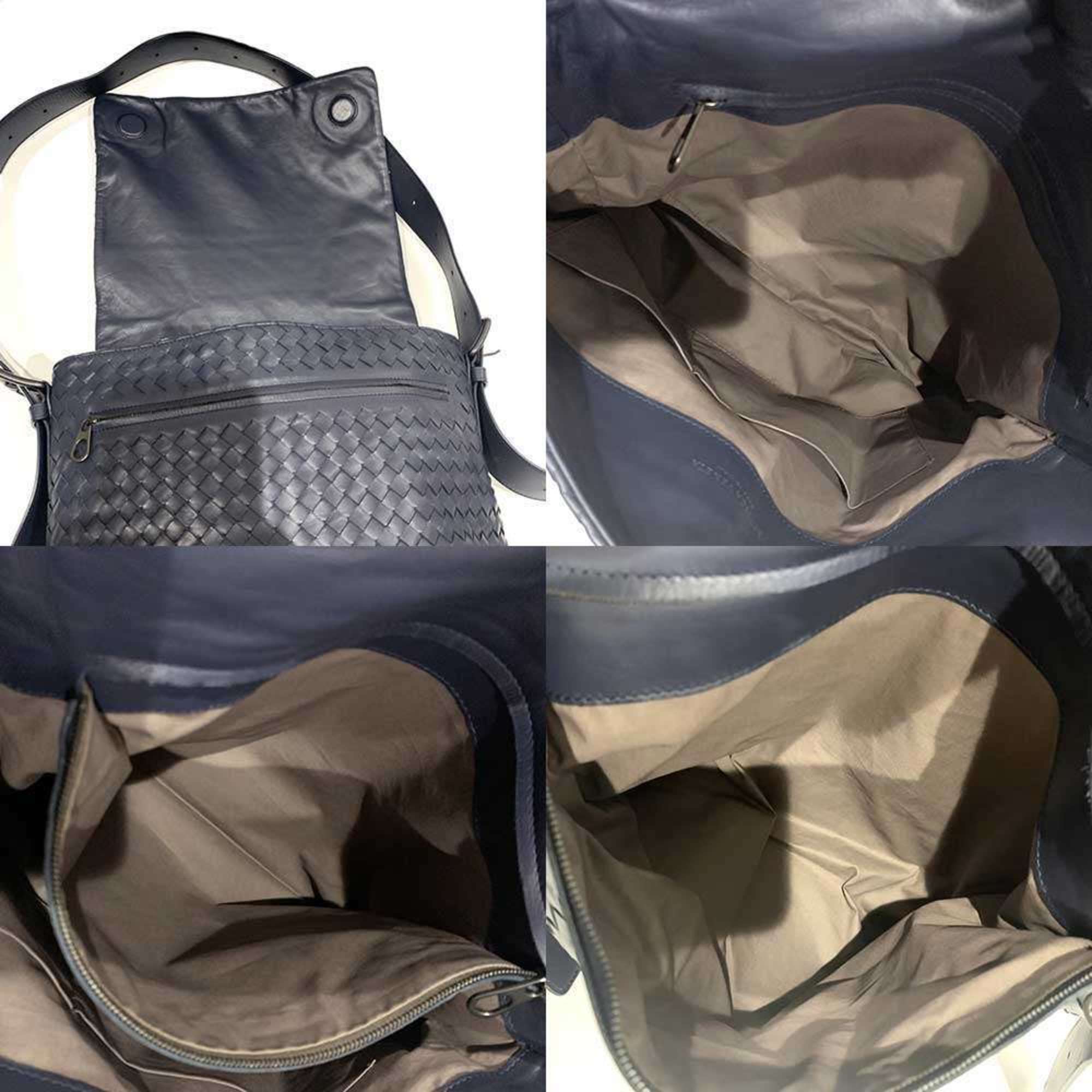 Bottega Veneta Intrecciato Navy Leather Messenger Bag (Pre-Owned)