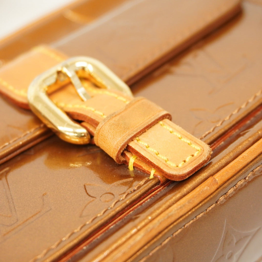 Louis Vuitton Bronze Shoulder Bag (Pre-Owned)