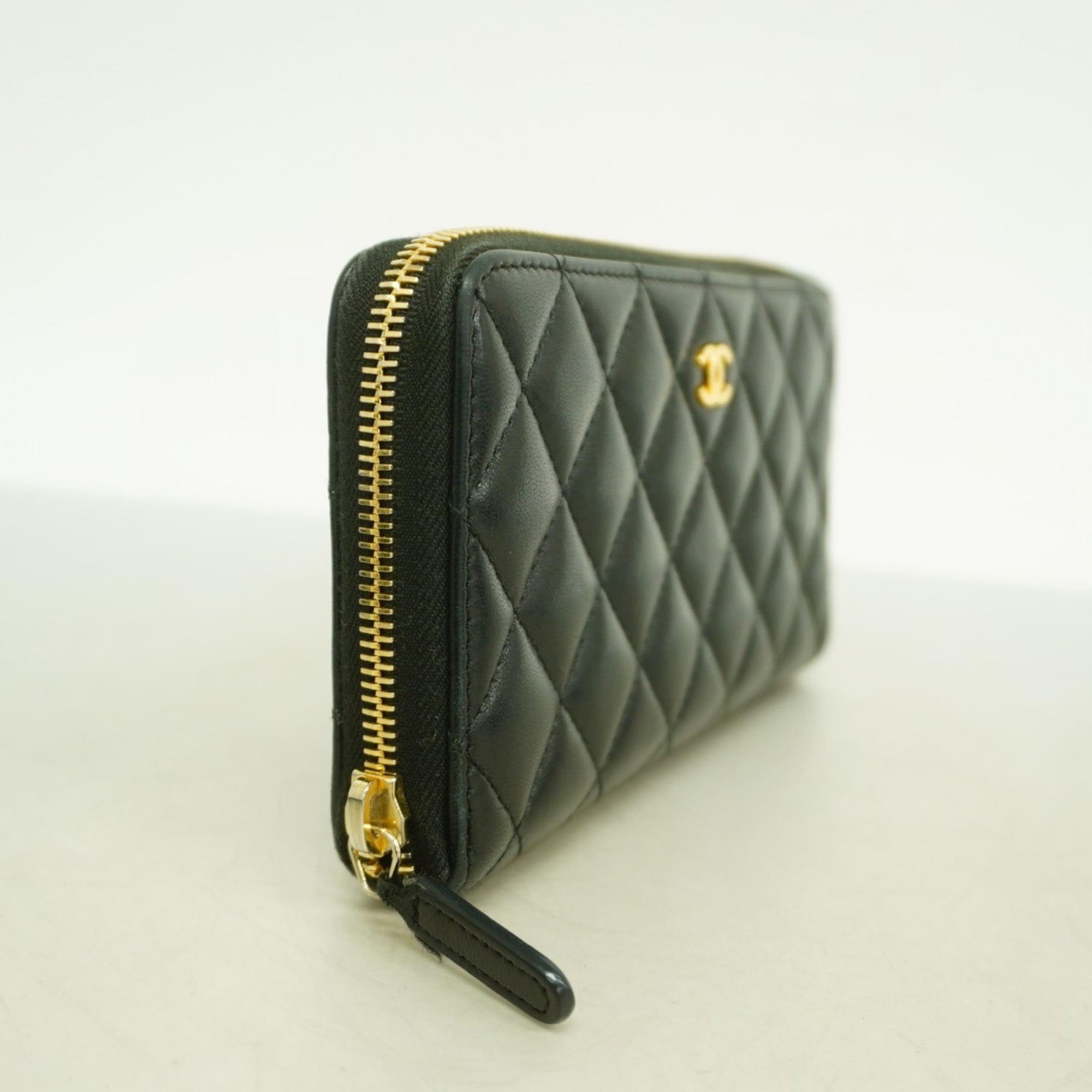 Chanel Black Leather Long Wallet (Bi-Fold) (Pre-Owned)