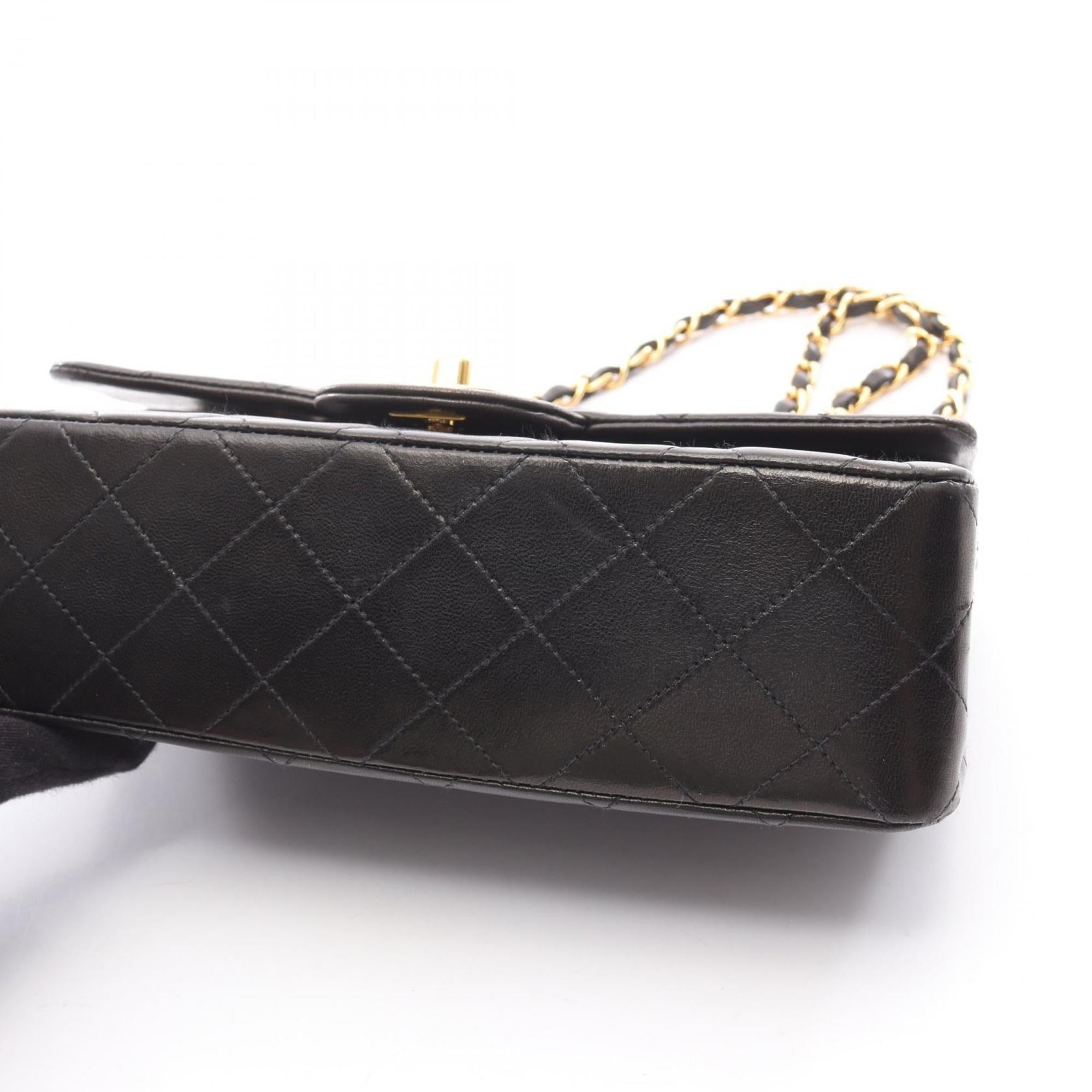 Chanel Black Leather Shoulder Bag (Pre-Owned)