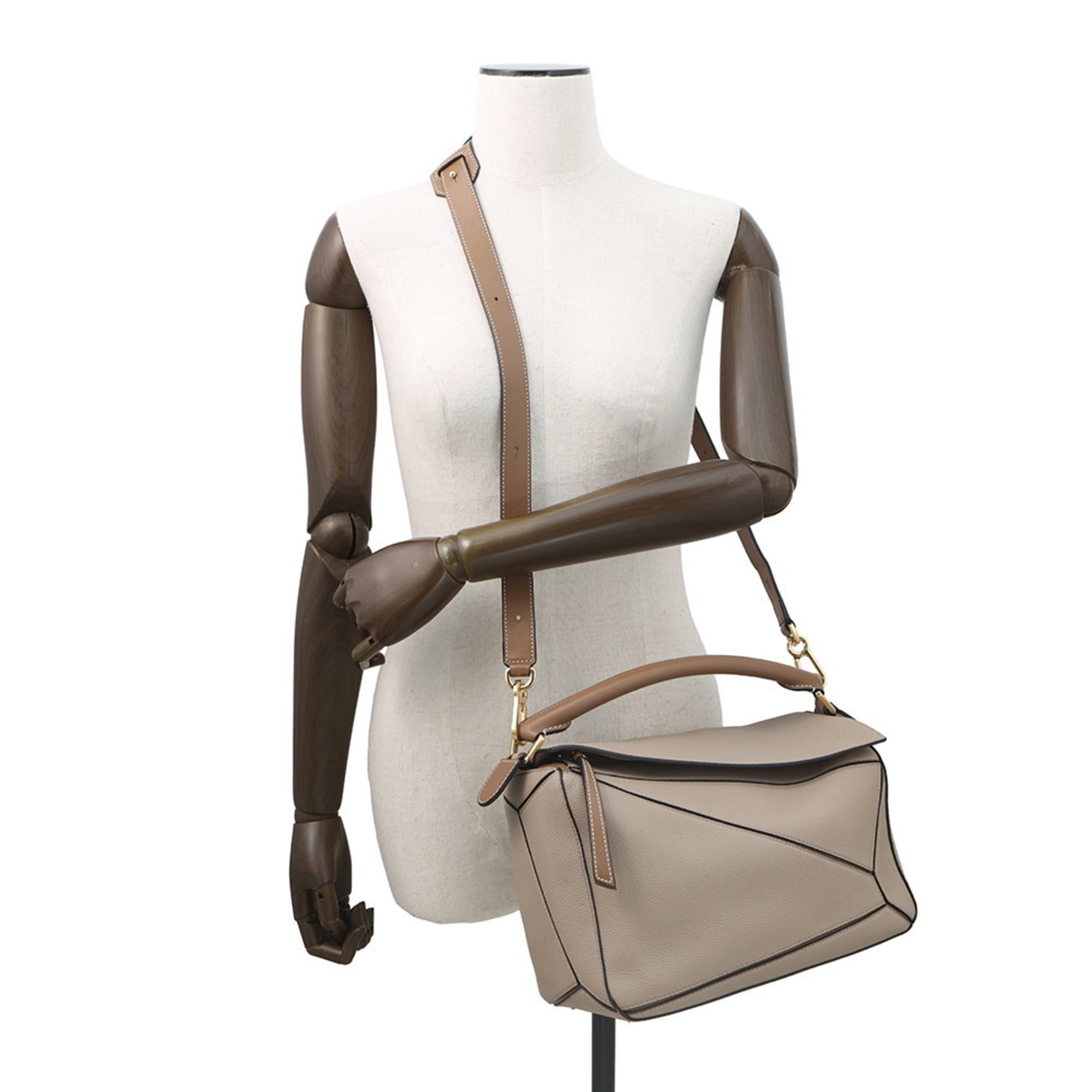 Loewe Puzzle Sand Leather Handbag (Pre-Owned)