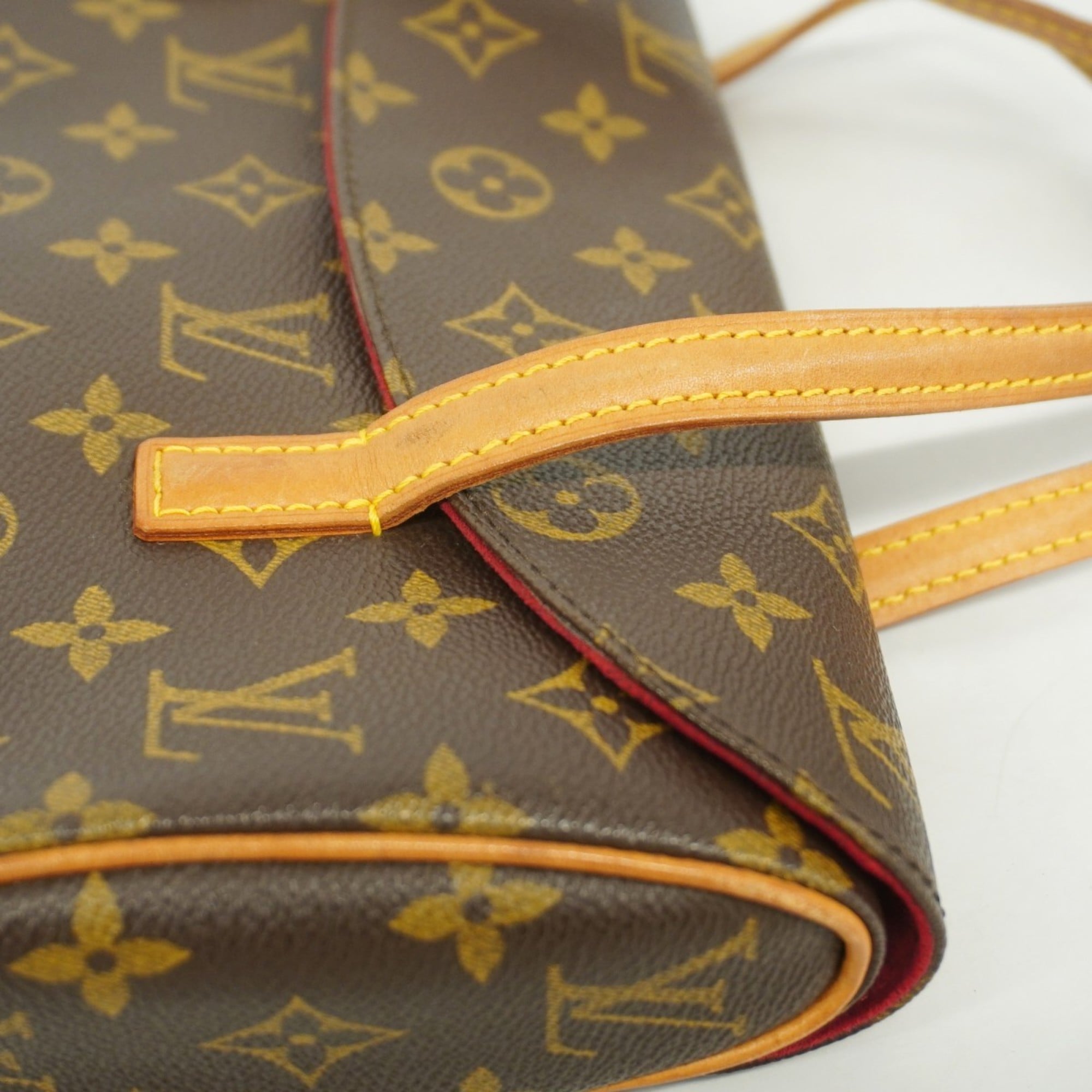 Louis Vuitton Brown Handbag (Pre-Owned)