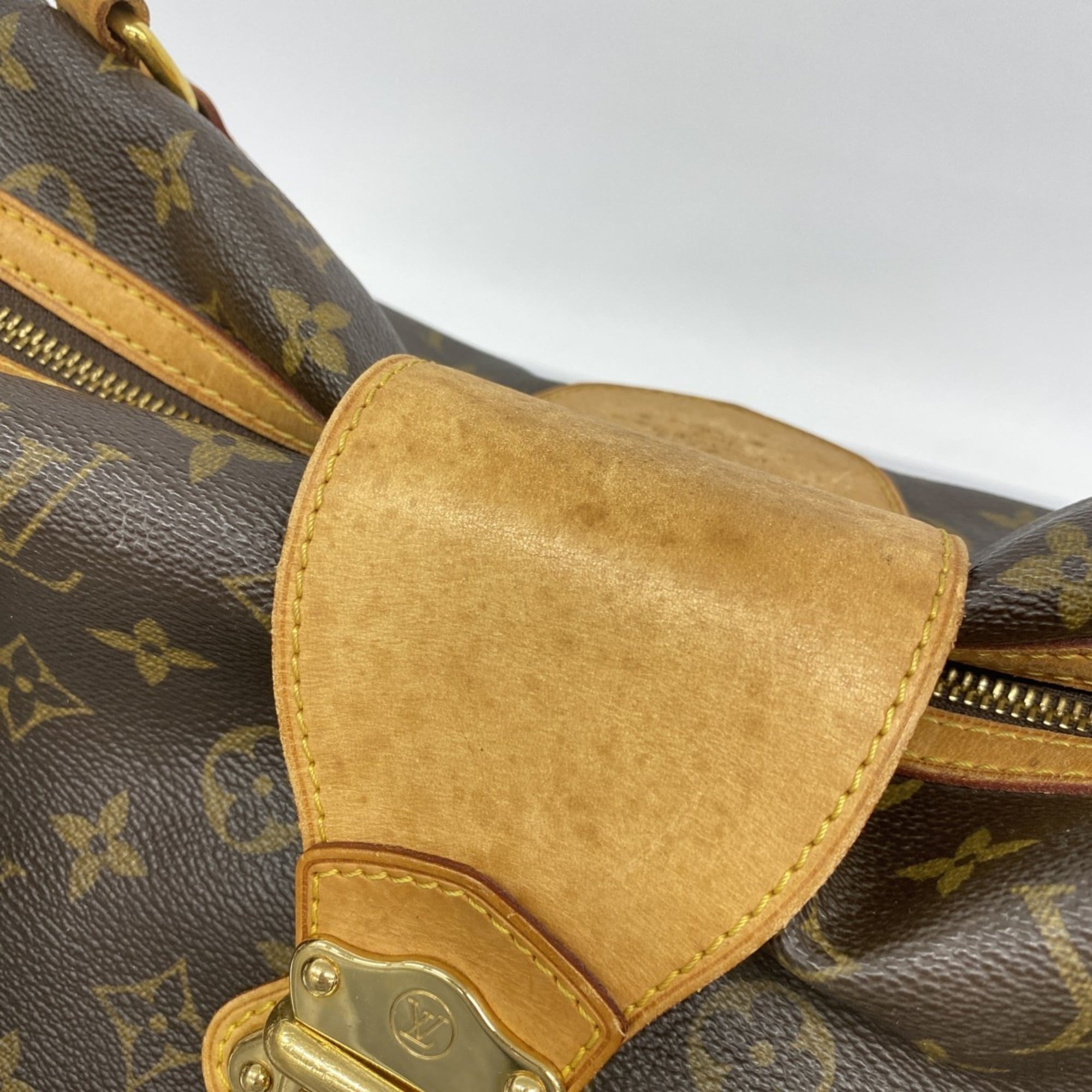 Louis Vuitton Brown Shoulder Bag (Pre-Owned)